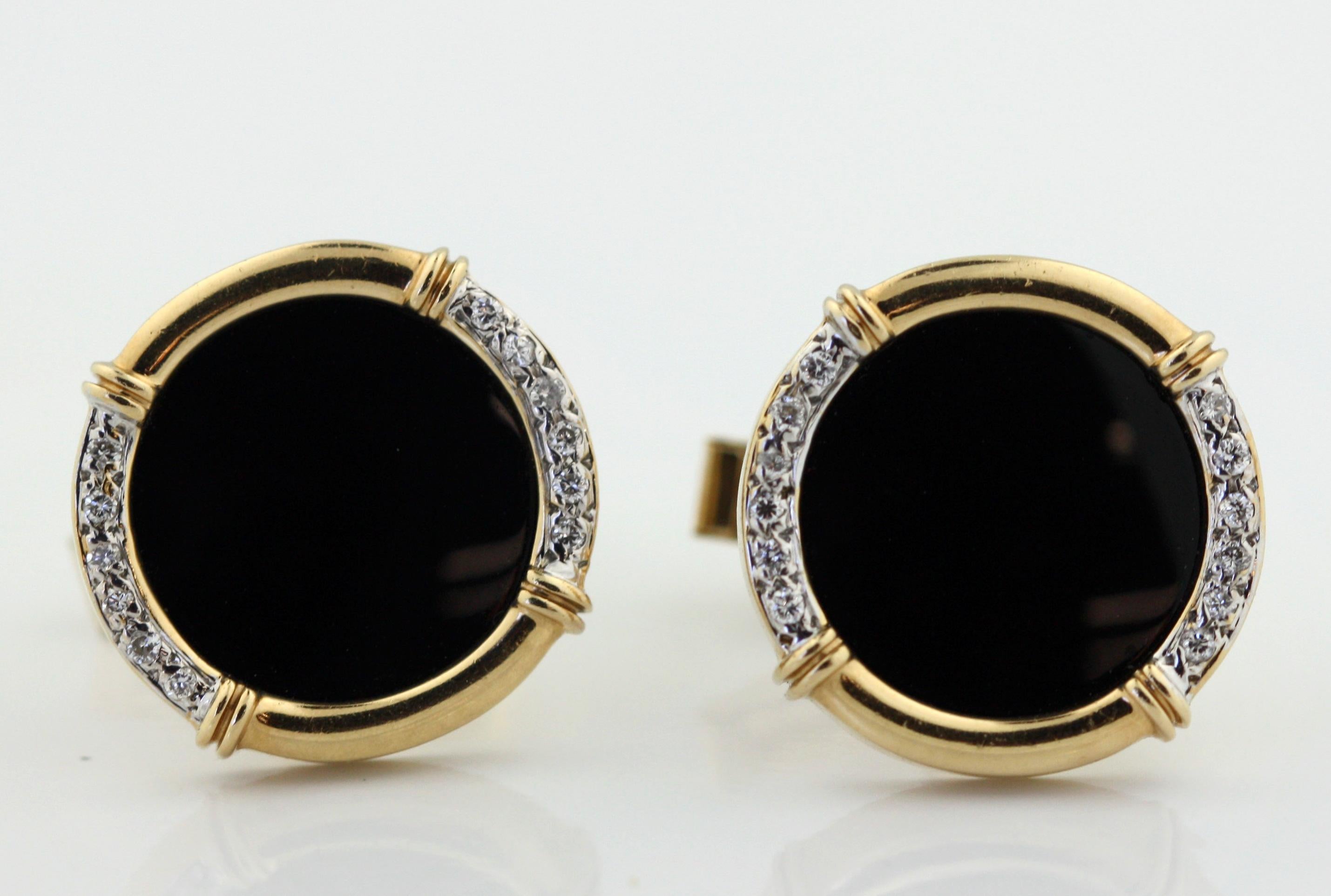 Round Cut Pair of 14kt Yellow Gold, Onyx and Diamond Cufflinks For Sale