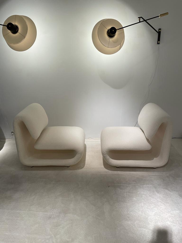 Paire de chaises basses de la série 1500 d'Etienne Henri Martin 5