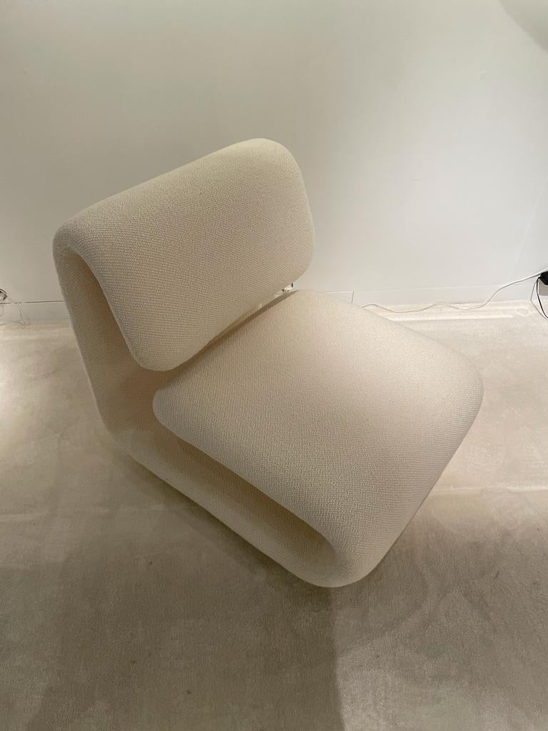 Paire de chaises basses de la série 1500 d'Etienne Henri Martin 11