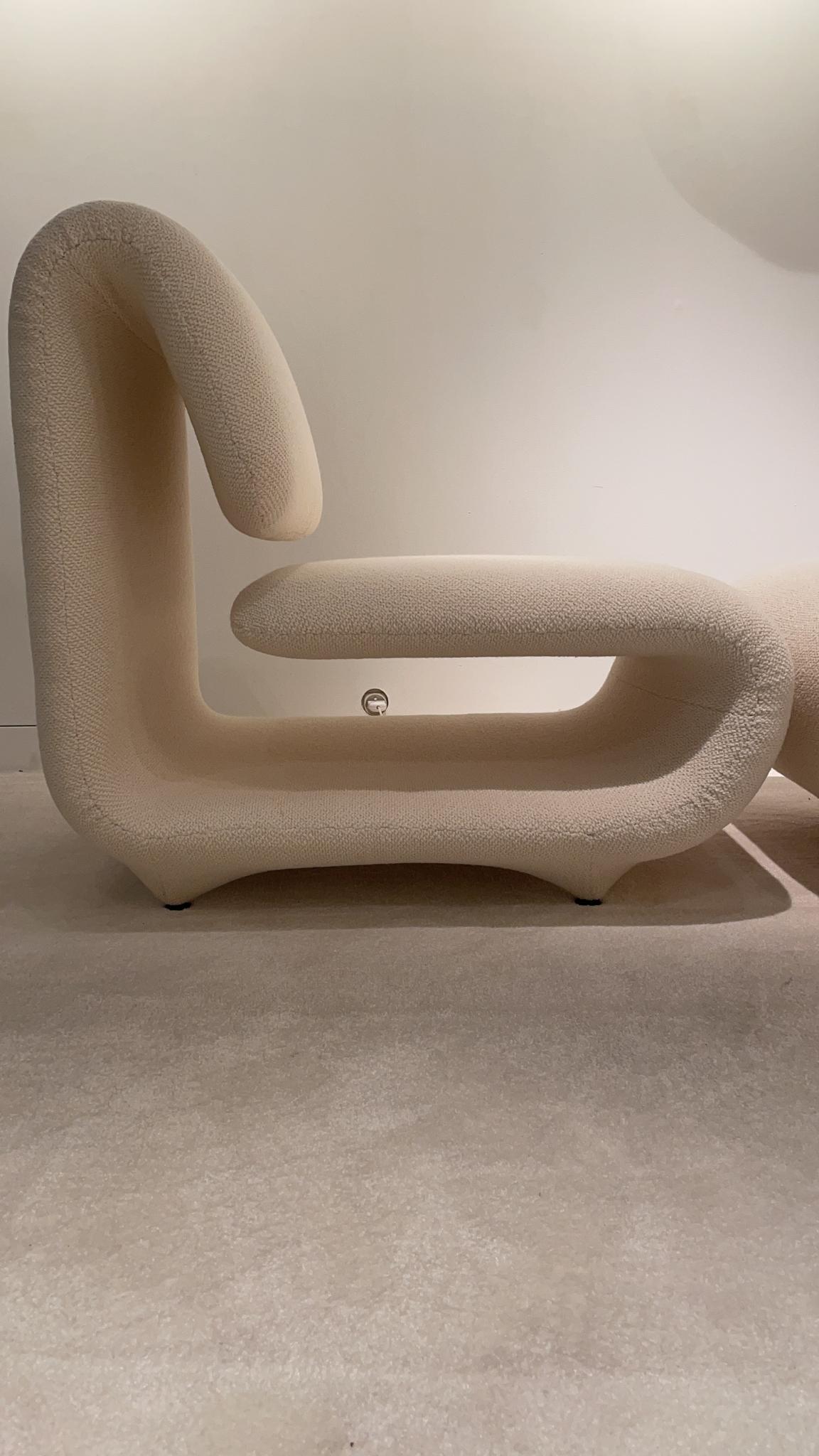 Paire de chaises basses de la série 1500 d'Etienne Henri Martin 1