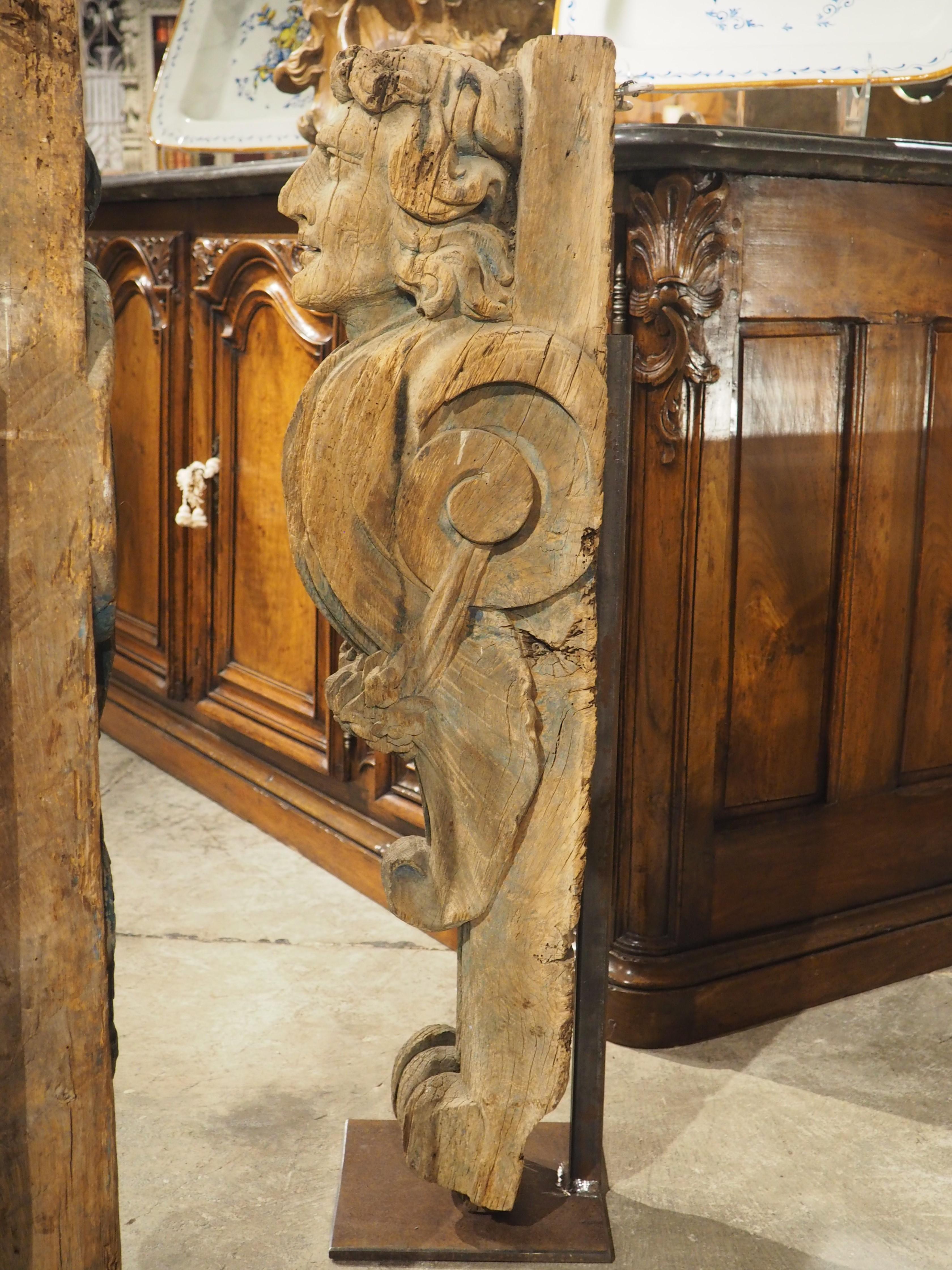 Pair of 16th Century Carved Wooden Terms or Beam Supports from Northern Europe For Sale 10