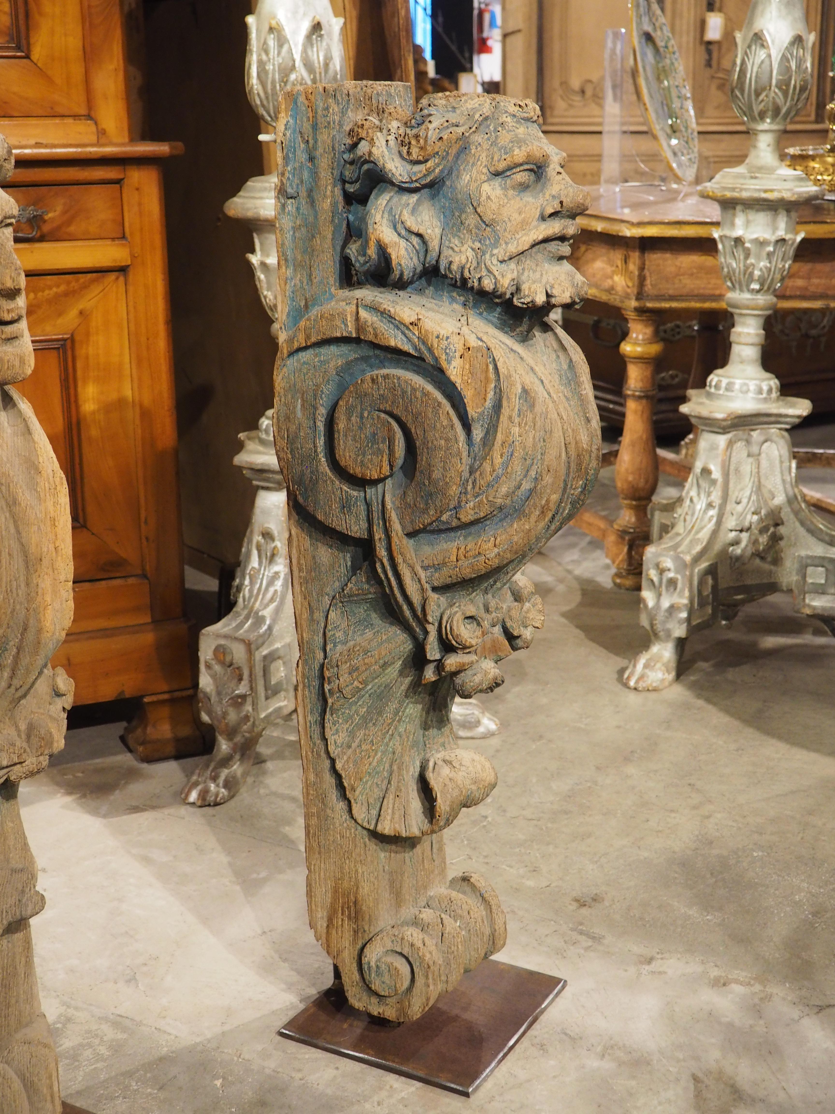Pair of 16th Century Carved Wooden Terms or Beam Supports from Northern Europe For Sale 12