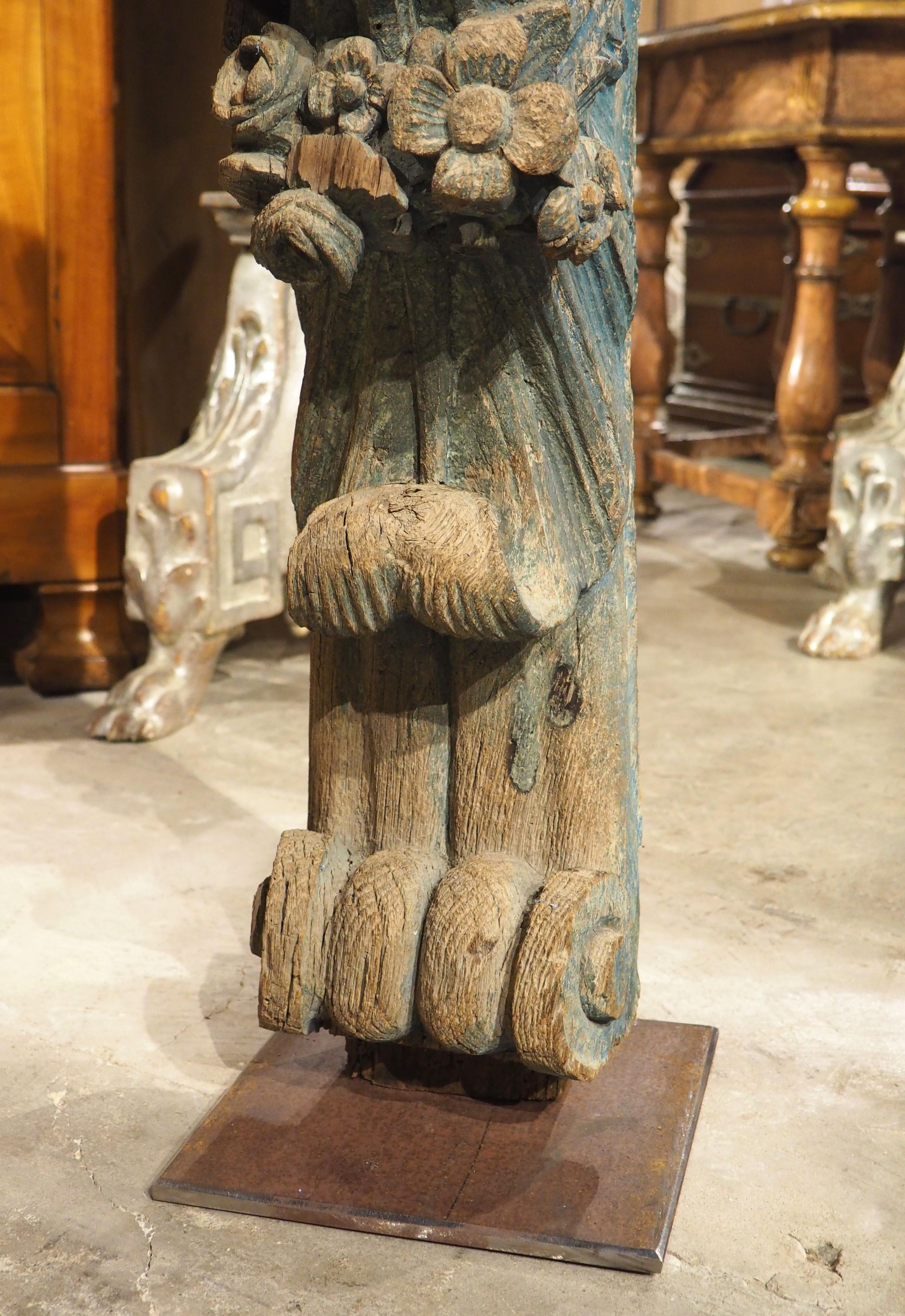 Pair of 16th Century Carved Wooden Terms or Beam Supports from Northern Europe In Good Condition For Sale In Dallas, TX