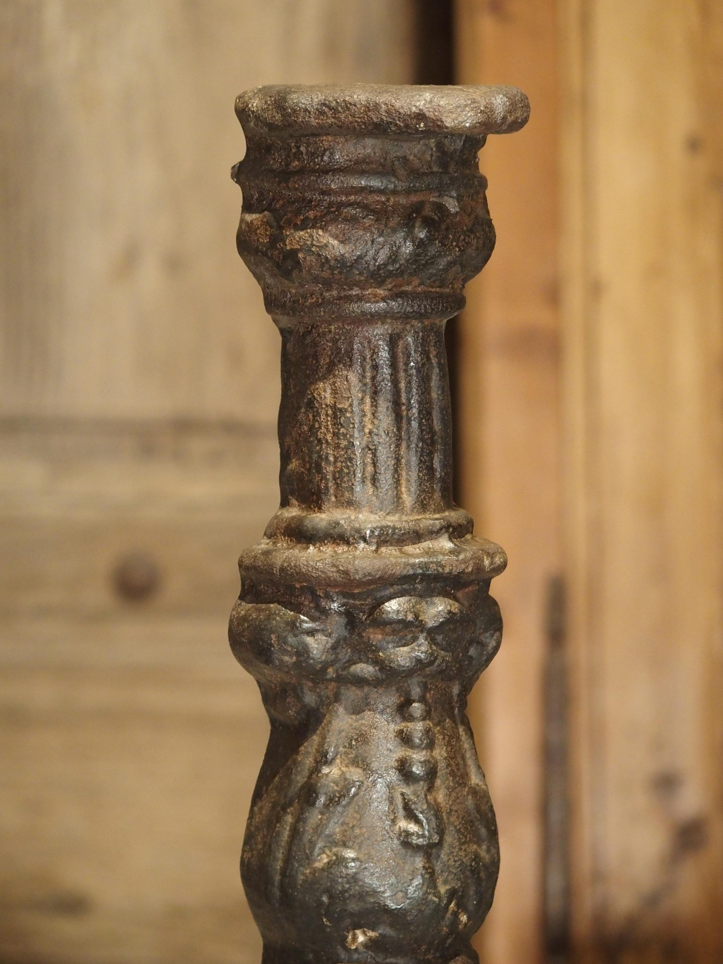 Paire de chenets de cheminée de château du XVIe siècle en provenance de France en vente 1