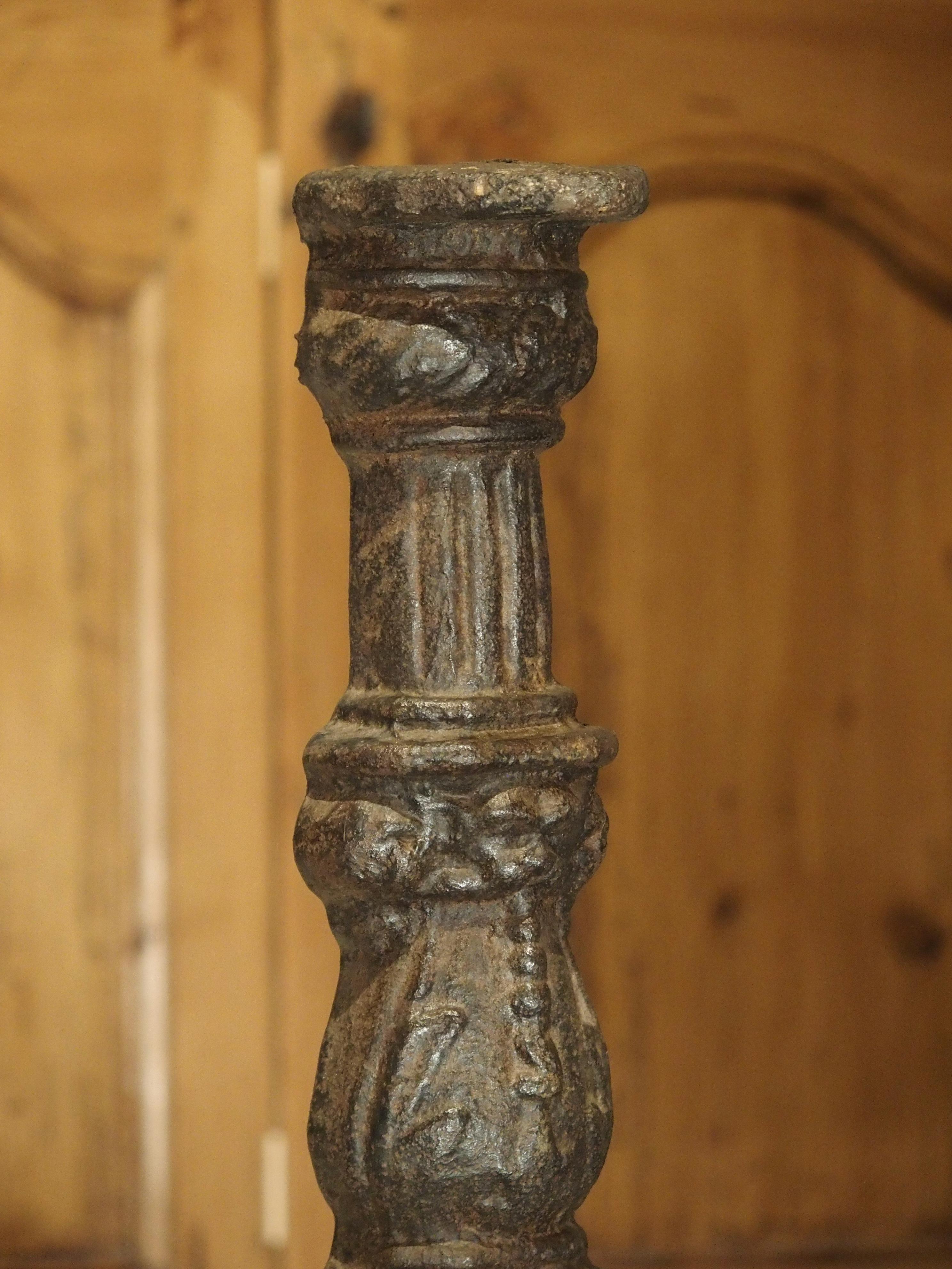 Paire de chenets de cheminée de château du XVIe siècle en provenance de France en vente 2