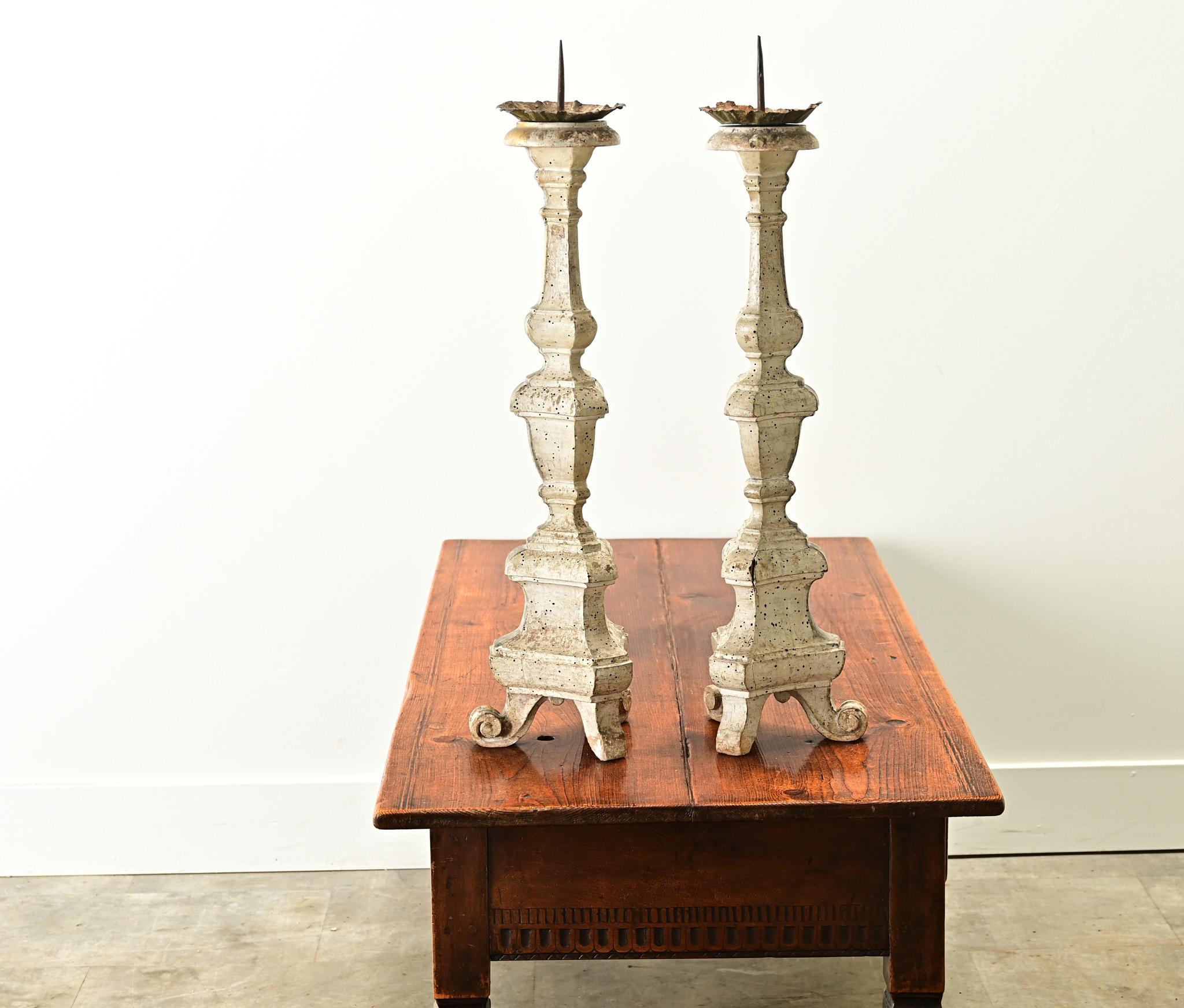 Giltwood Pair of 16th Century Italian Gilt Candlesticks For Sale