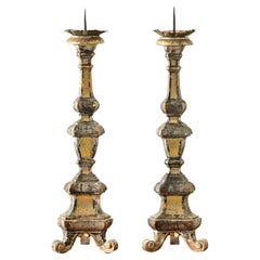 Paire de chandeliers italiens dorés du XVIe siècle