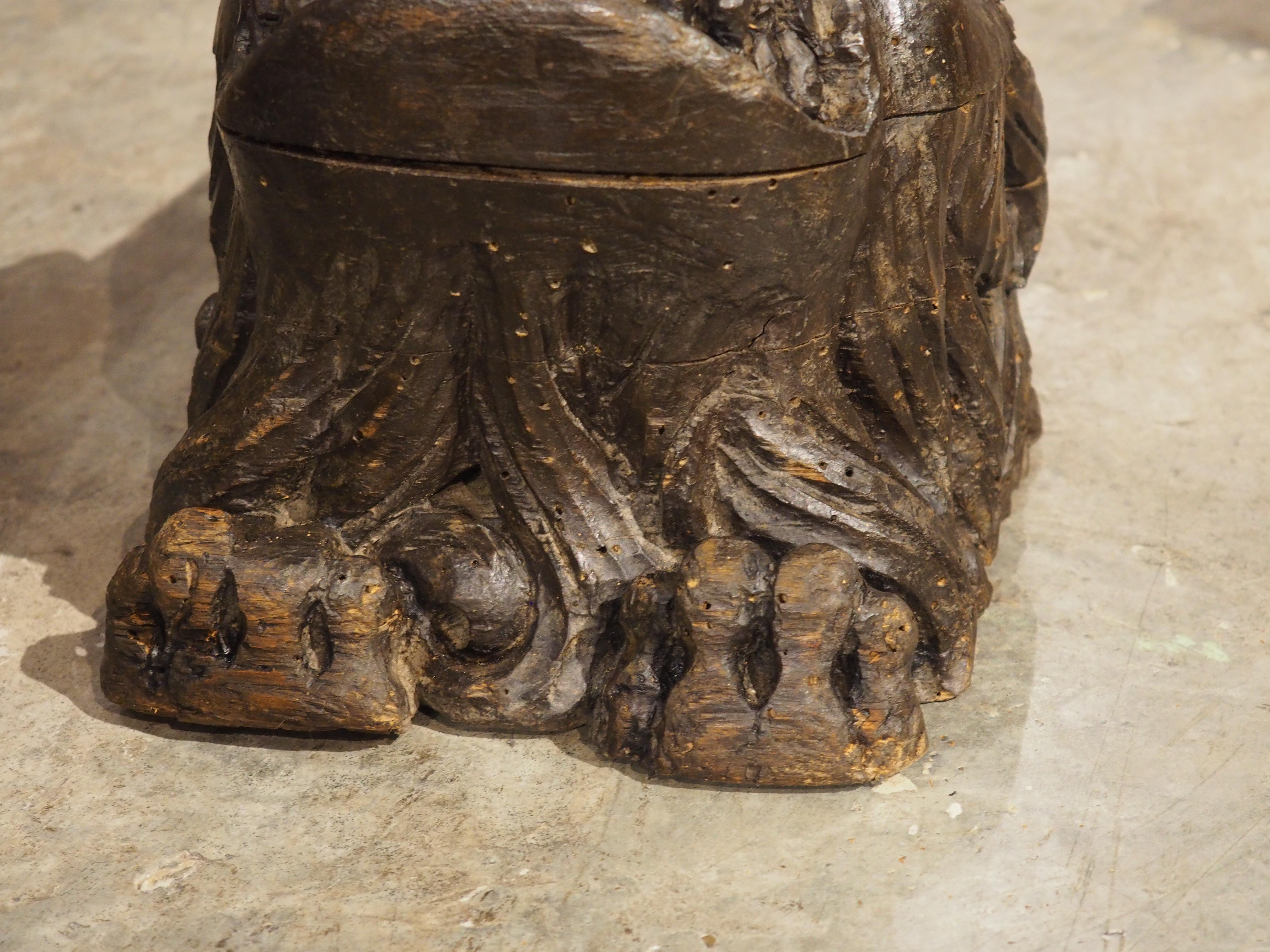 Pareja de soportes para leones de madera tallada del Renacimiento italiano del siglo XVI en venta 2