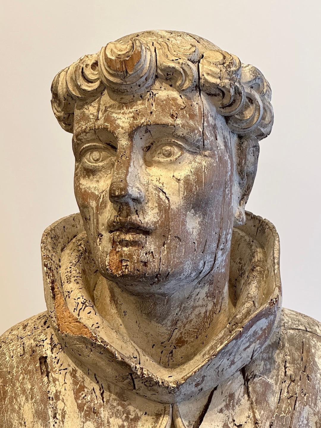 Pareja de bustos italianos de madera del siglo XVI en venta 1