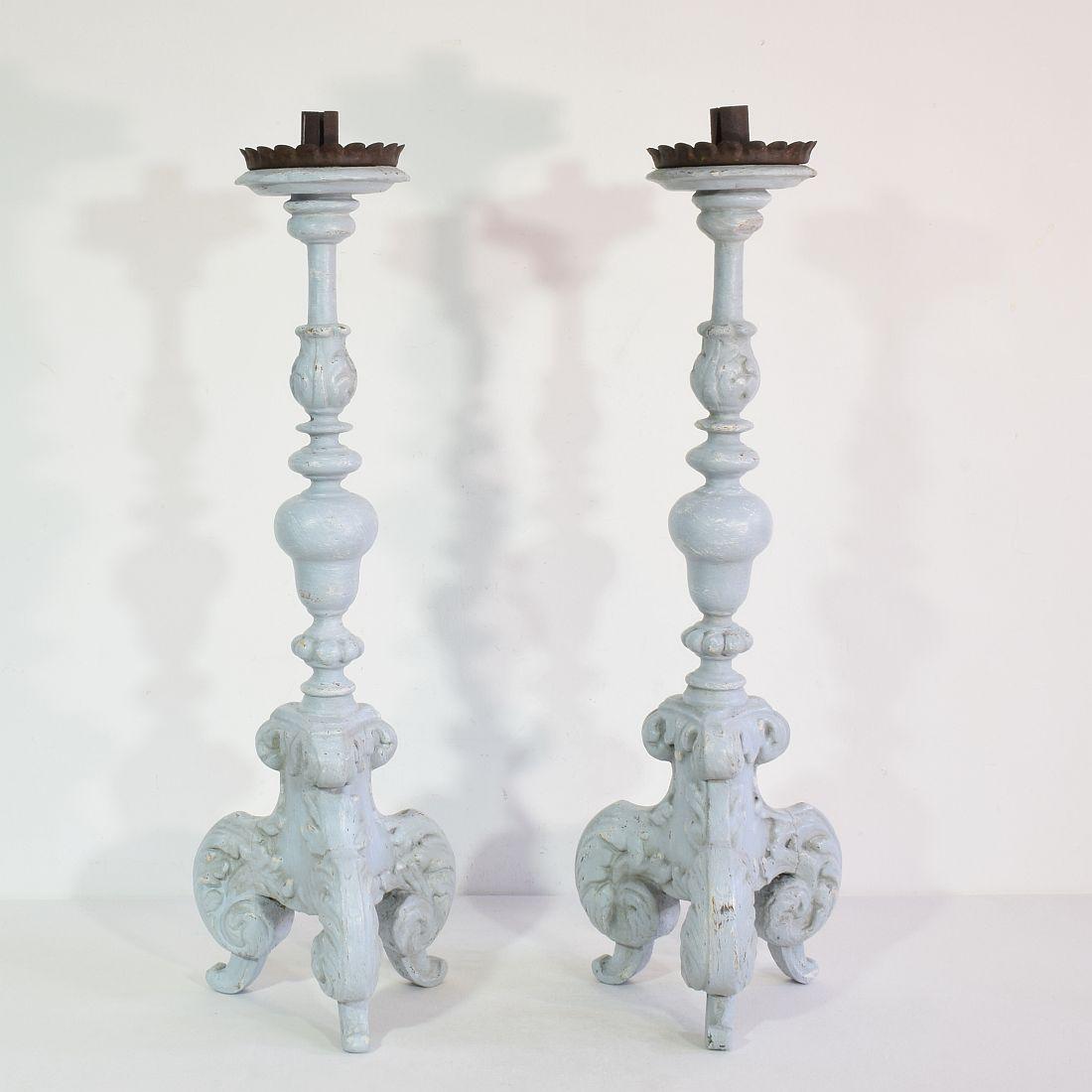 18th Century and Earlier Pair of 17/18th Century Italian Carved Wooden Baroque Candleholders For Sale