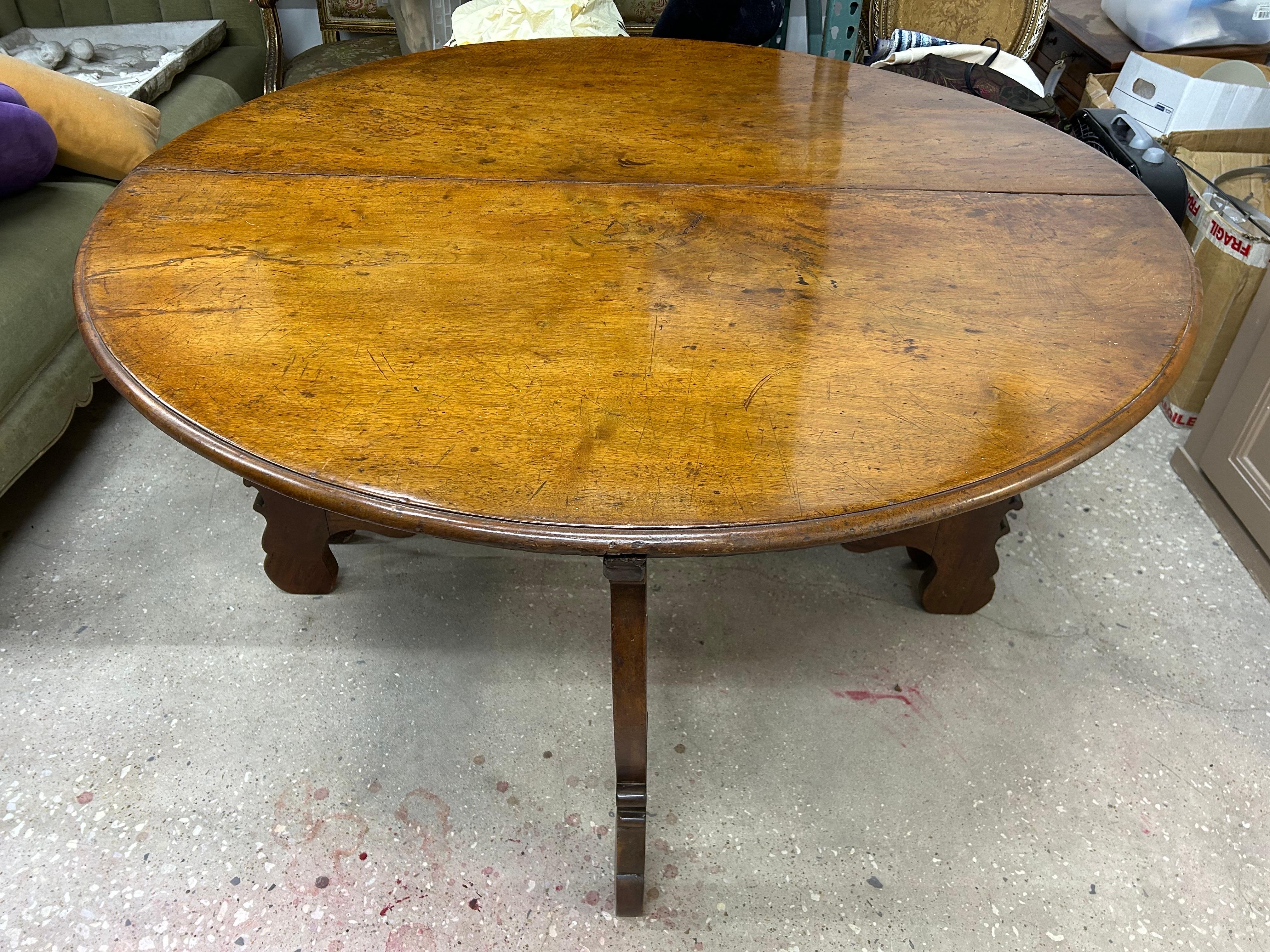 Pair Of 17th-18th Century Italian Console Tables For Sale 9