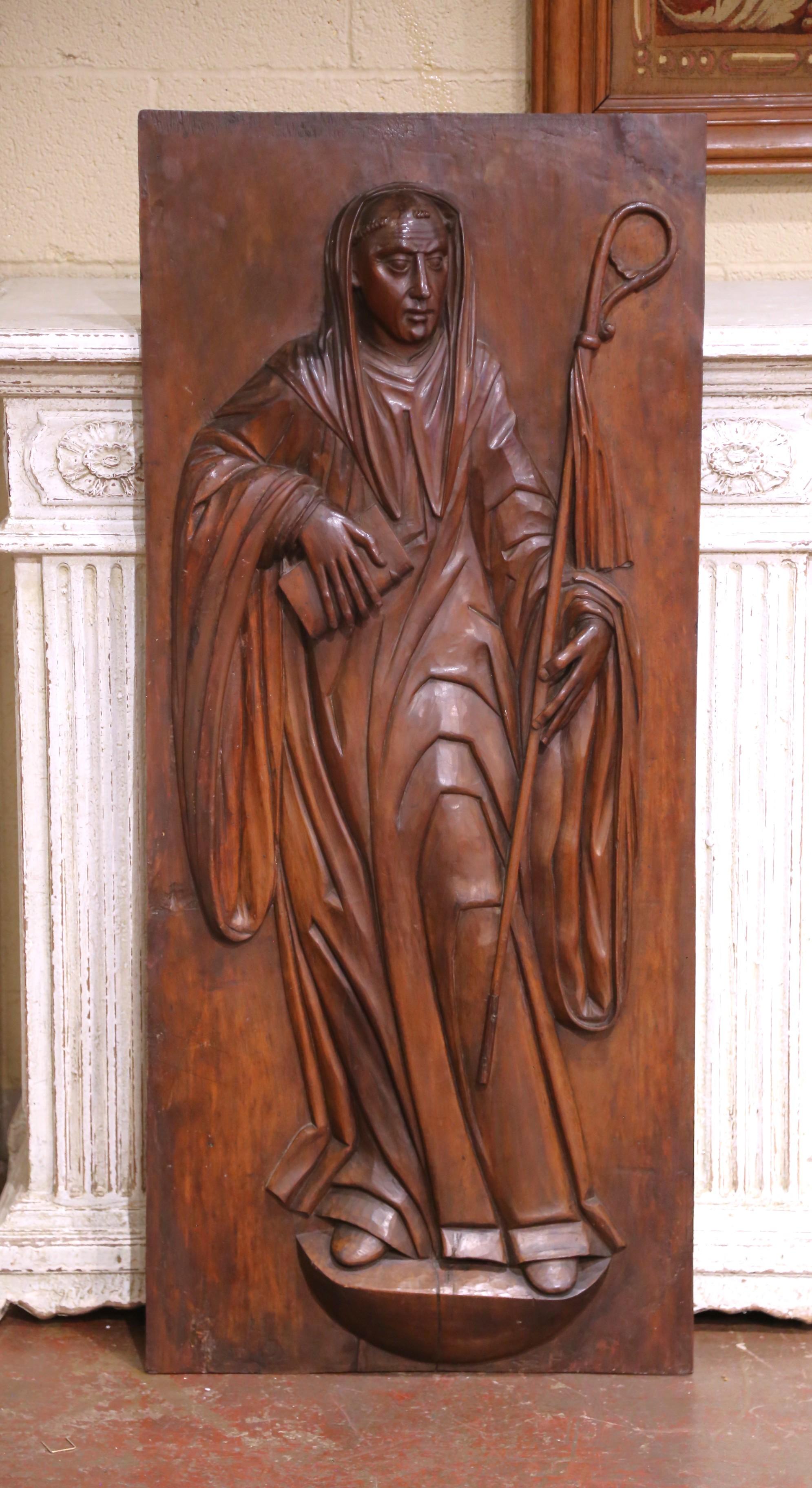 Paar französische Nussbaumtafeln aus dem 17. Jahrhundert, die den Heiligen Paul und die Heilige Teresa von Ávila darstellen (Französisch) im Angebot