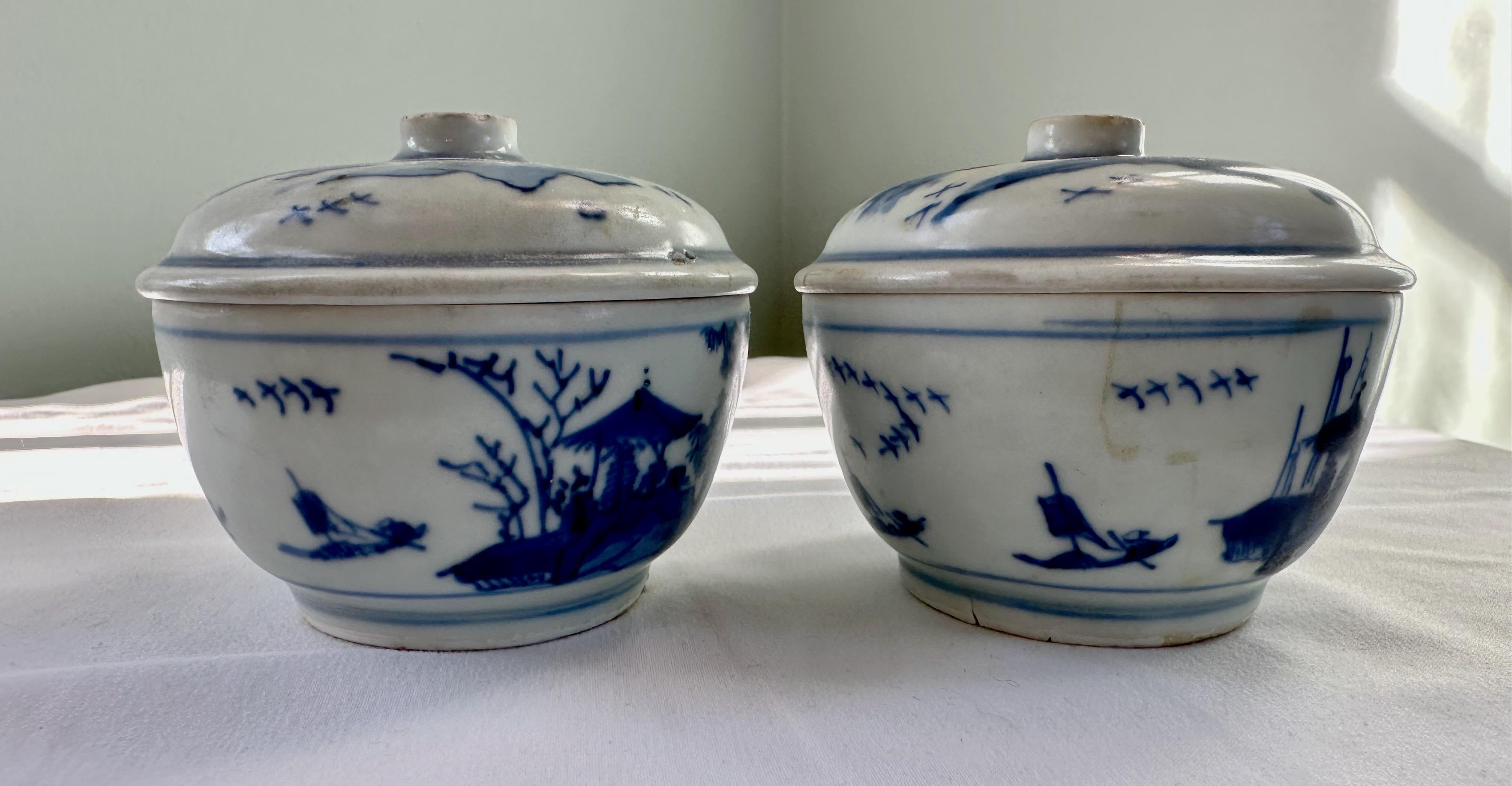 Pair of 17th Century blue and white covered bowls from Hatcher Collection For Sale 6