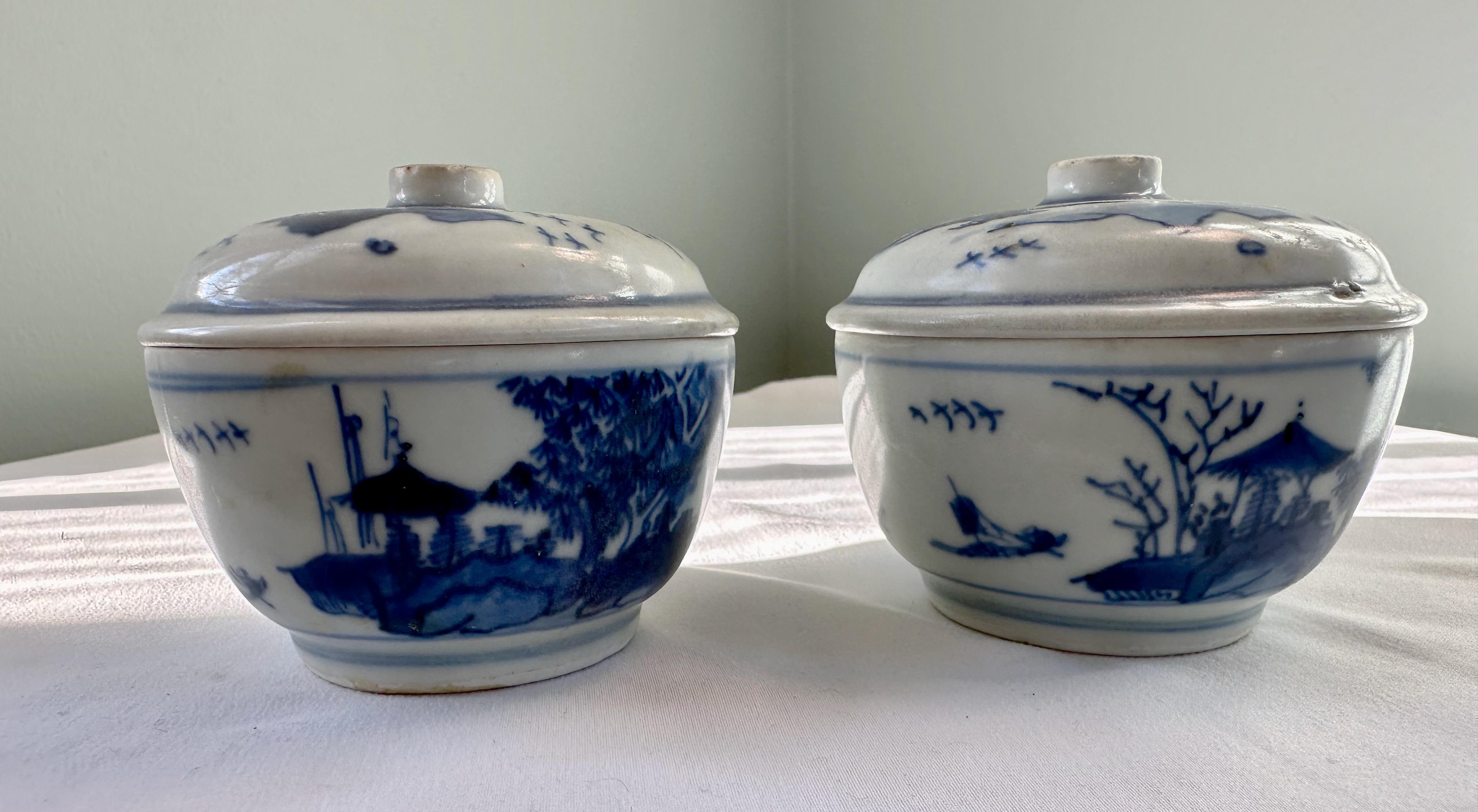 Pair of 17th Century blue and white covered bowls from Hatcher Collection For Sale 9