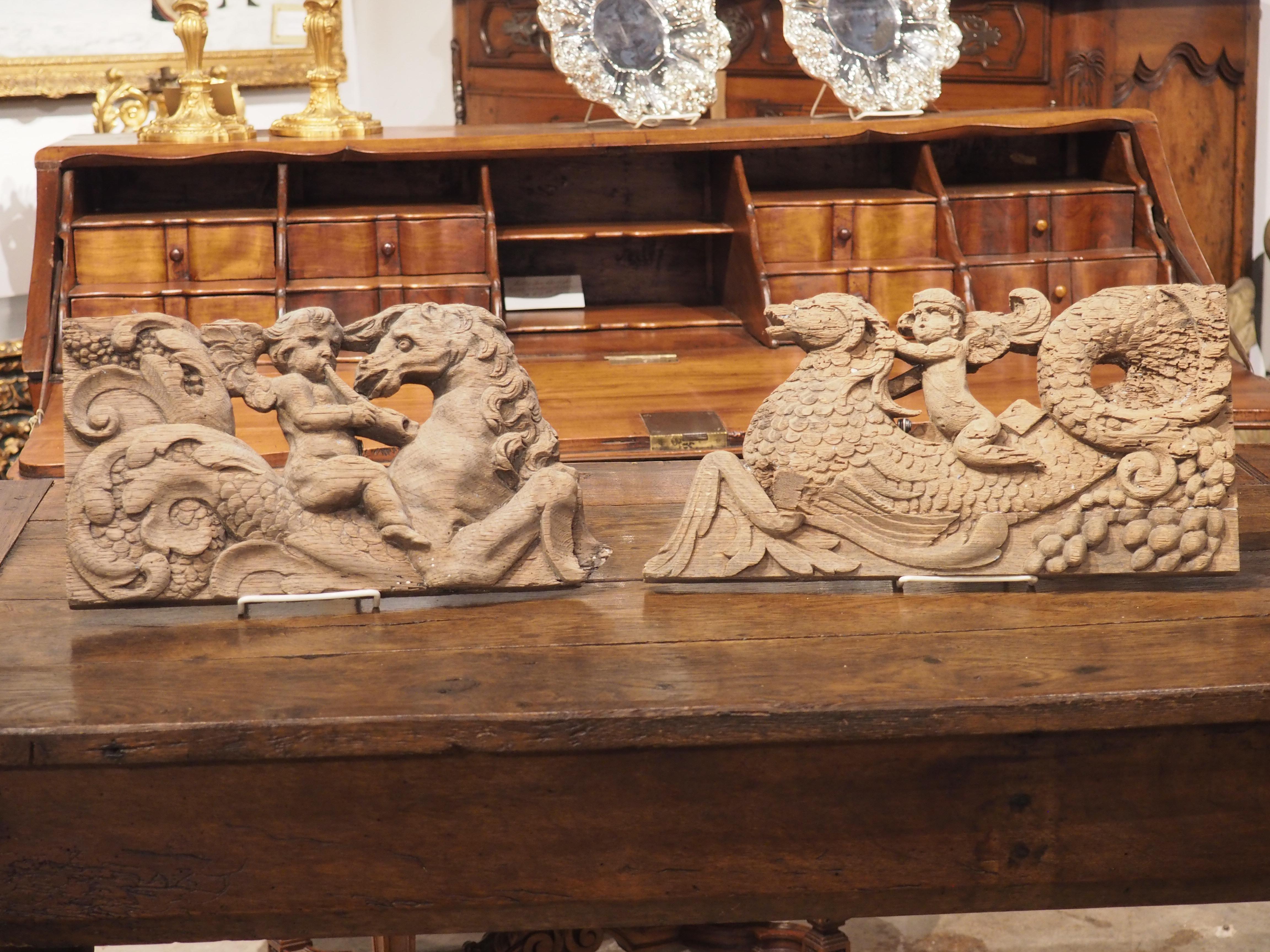 Pair of 17th Century Carved Oak Seahorse Carvings from England In Good Condition In Dallas, TX