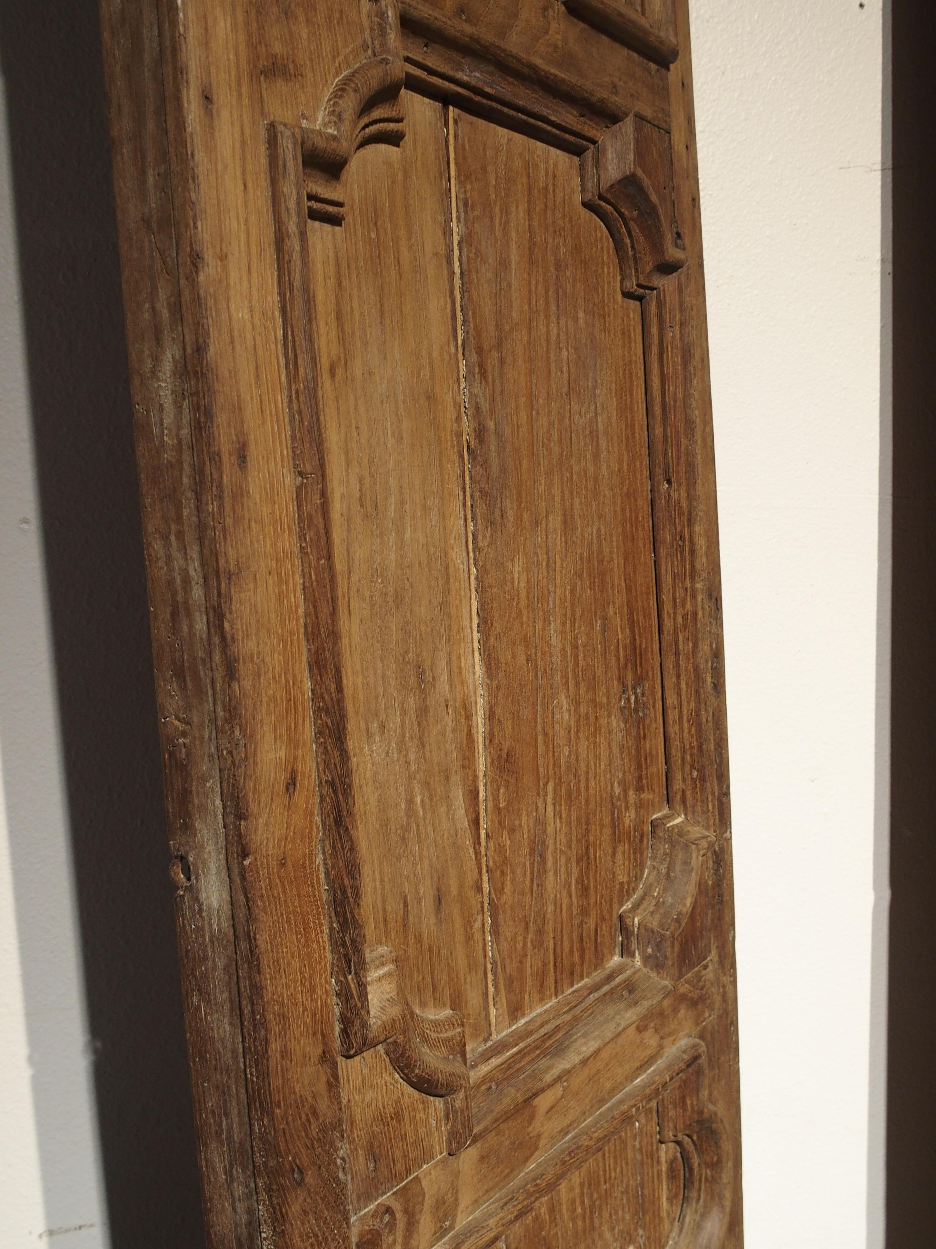 Pair of 17th Century Chestnut Wood Doors from Umbria, Italy 11