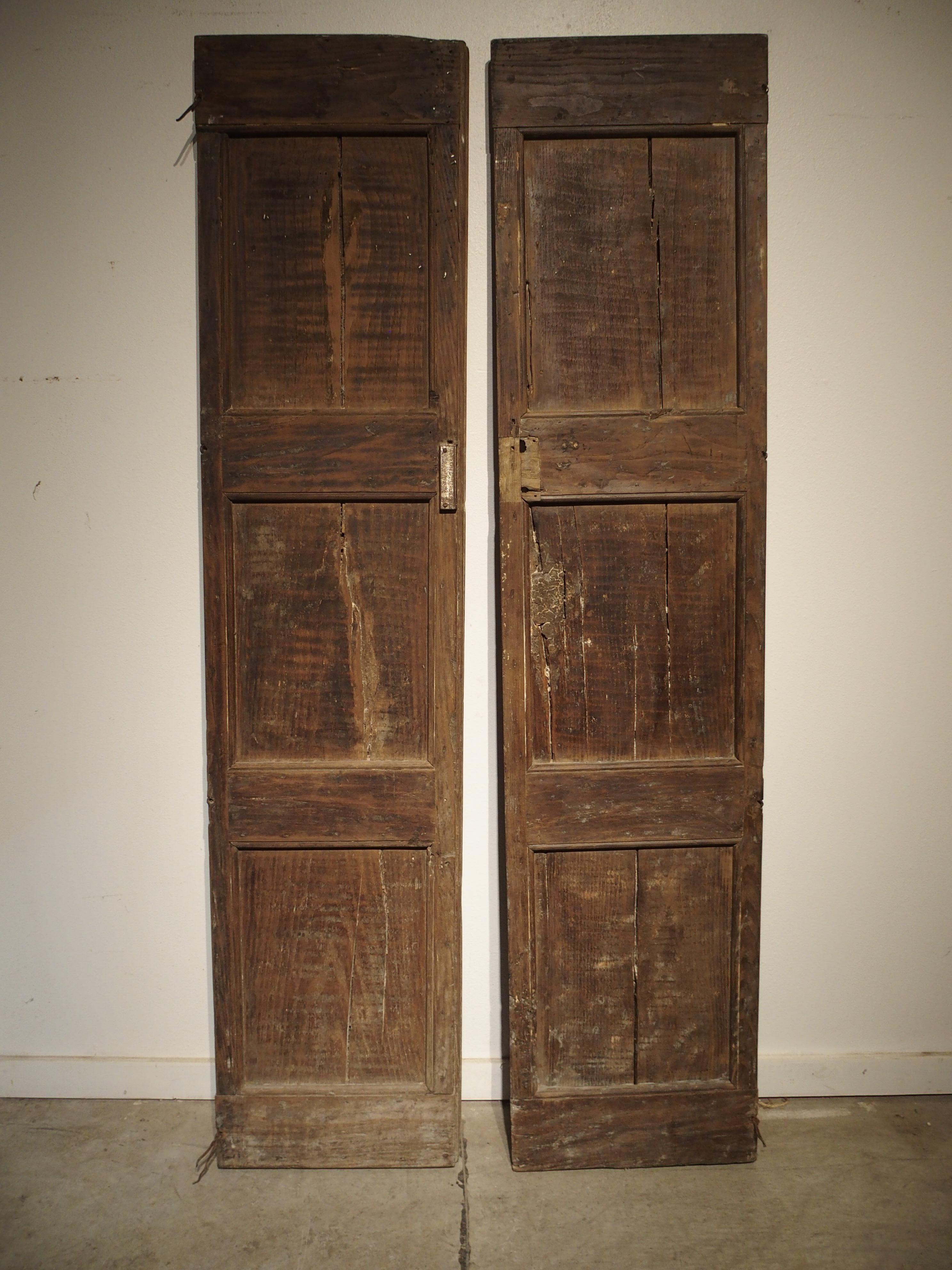 Pair of 17th Century Chestnut Wood Doors from Umbria, Italy 13