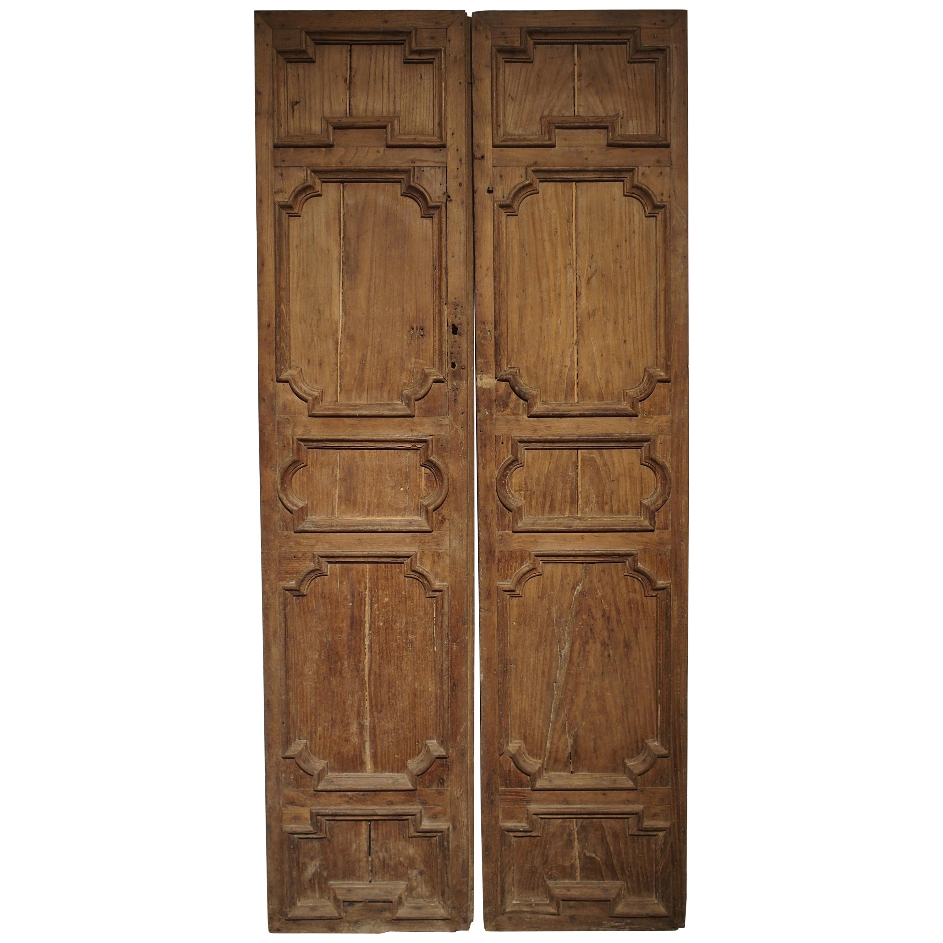 Pair of 17th Century Chestnut Wood Doors from Umbria, Italy