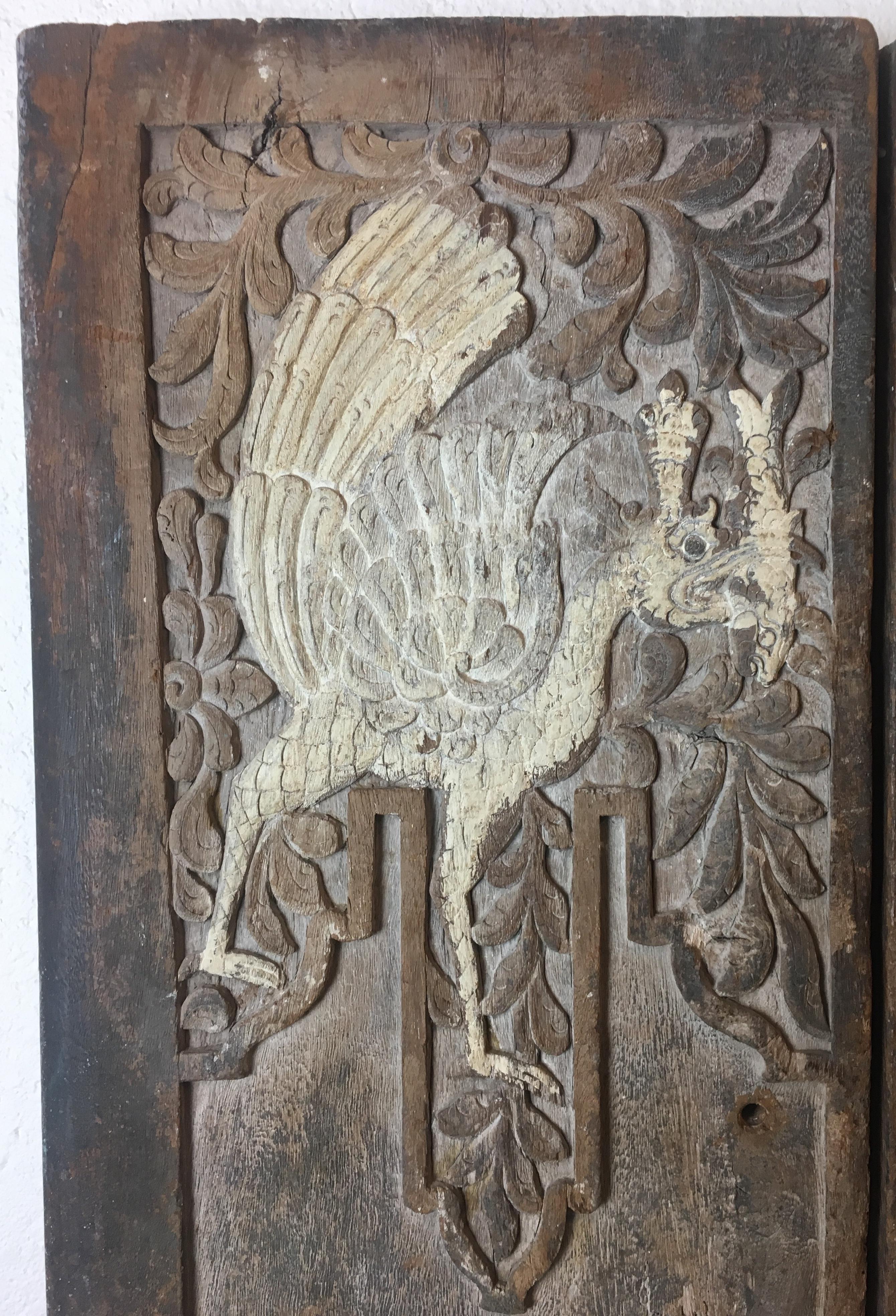 Pair of 17th Century Chinese Hand-Carved Doors or Decorative Wall Panels In Good Condition In Miami, FL