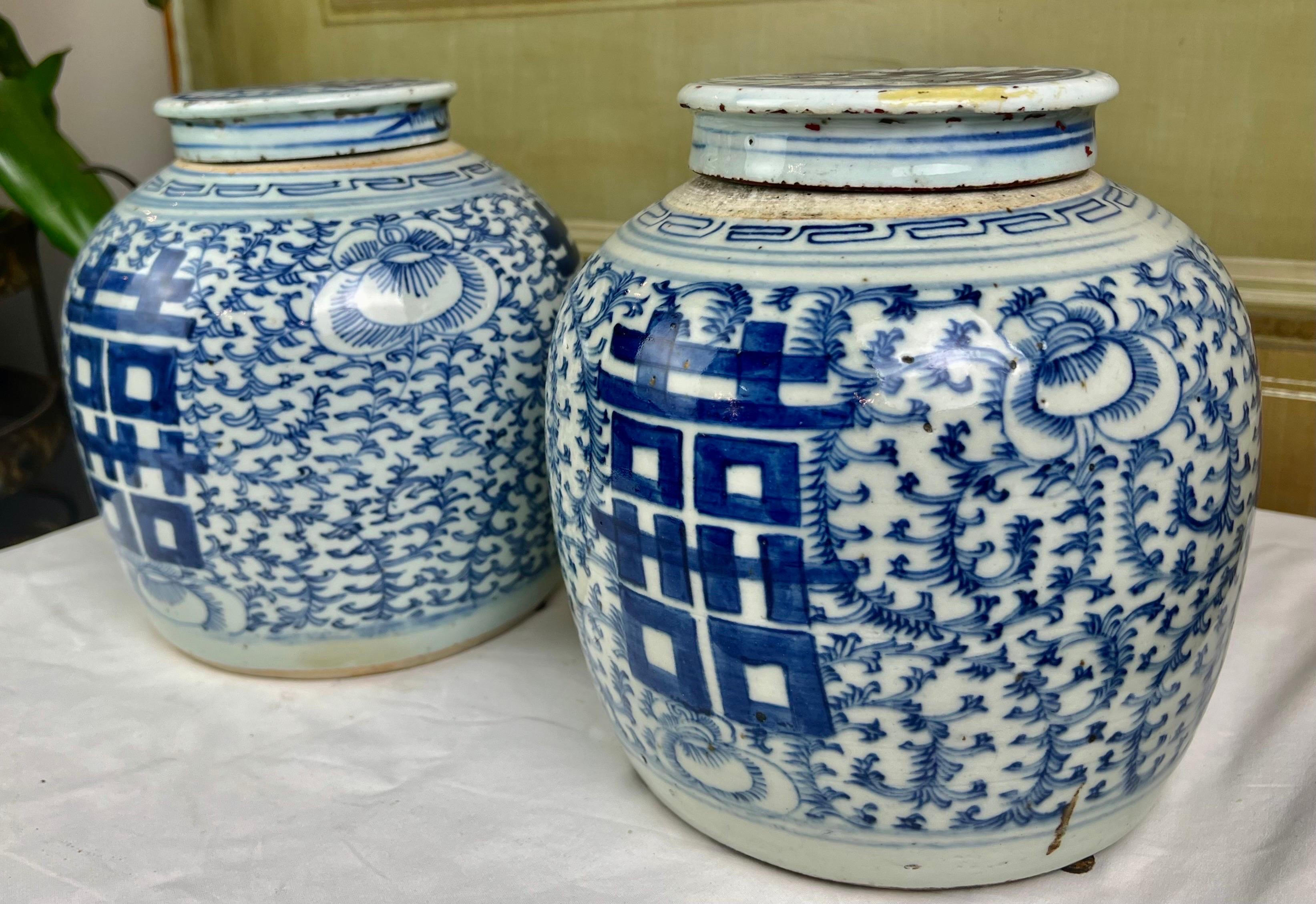 Pair of 17th Century Chinese Export Ginger Jars with Lids 2