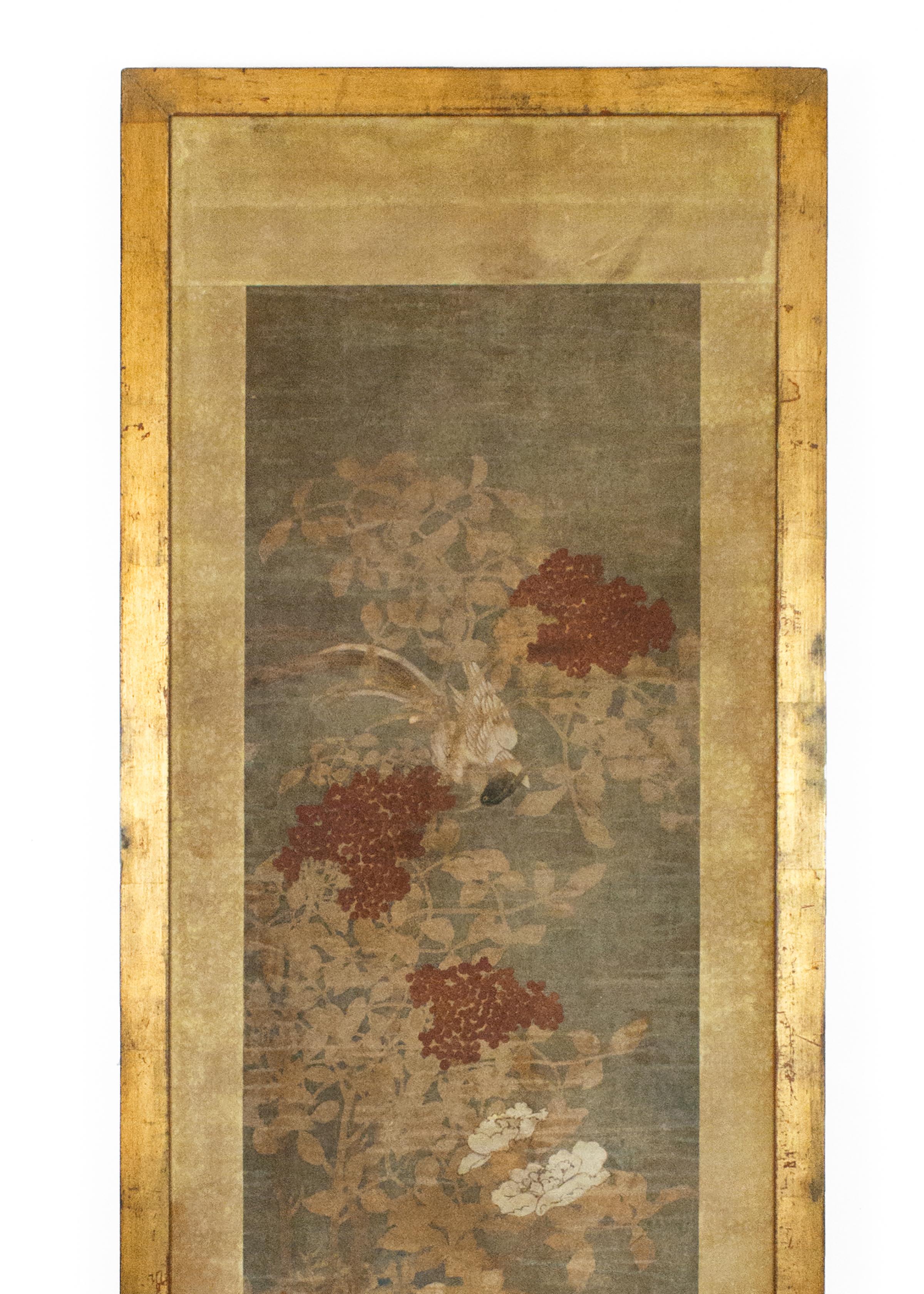 Pair of 17th Century Chinese Huaniaohua Paintings with Gilded Frames For Sale 6
