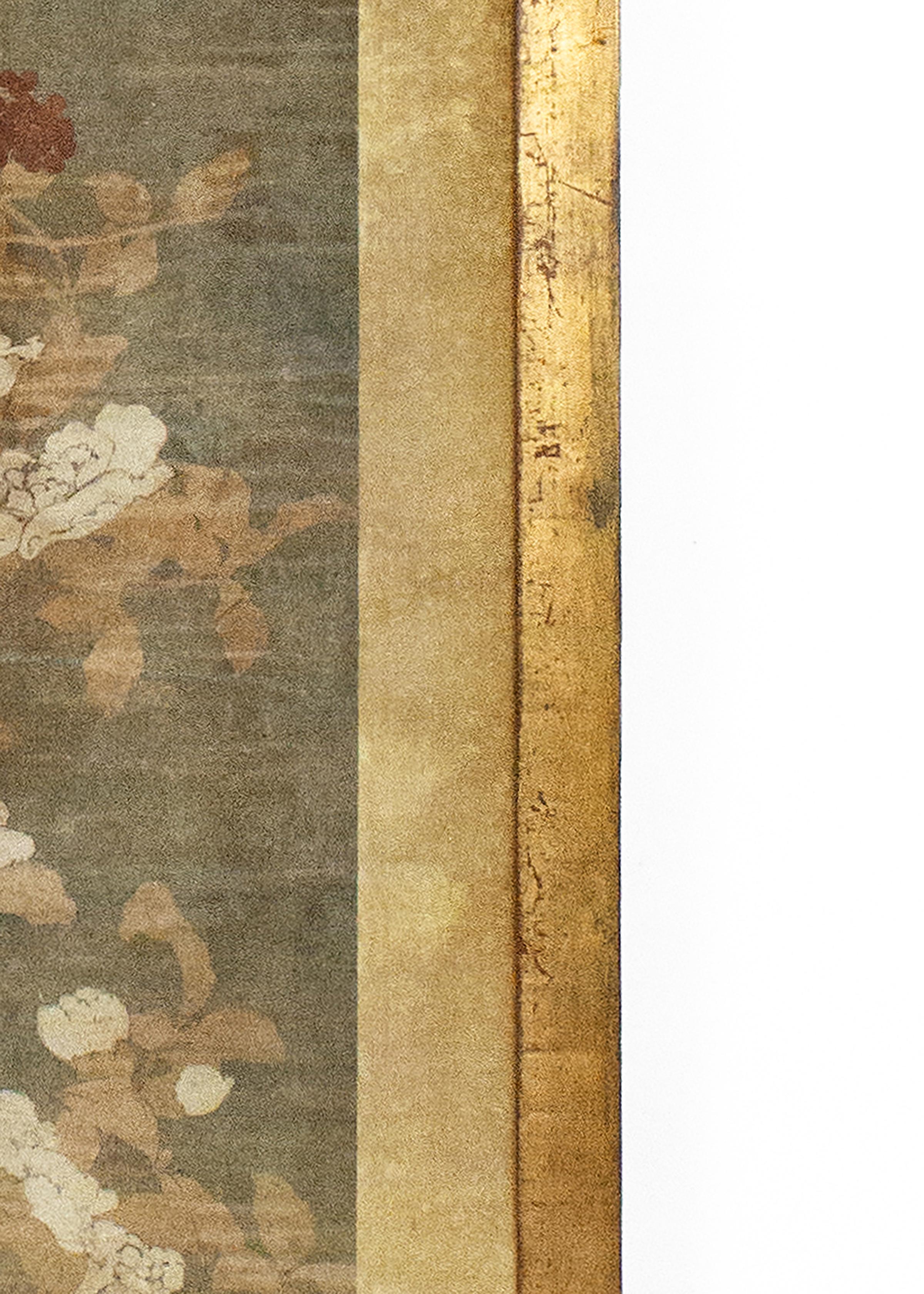Pair of 17th Century Chinese Huaniaohua Paintings with Gilded Frames For Sale 3