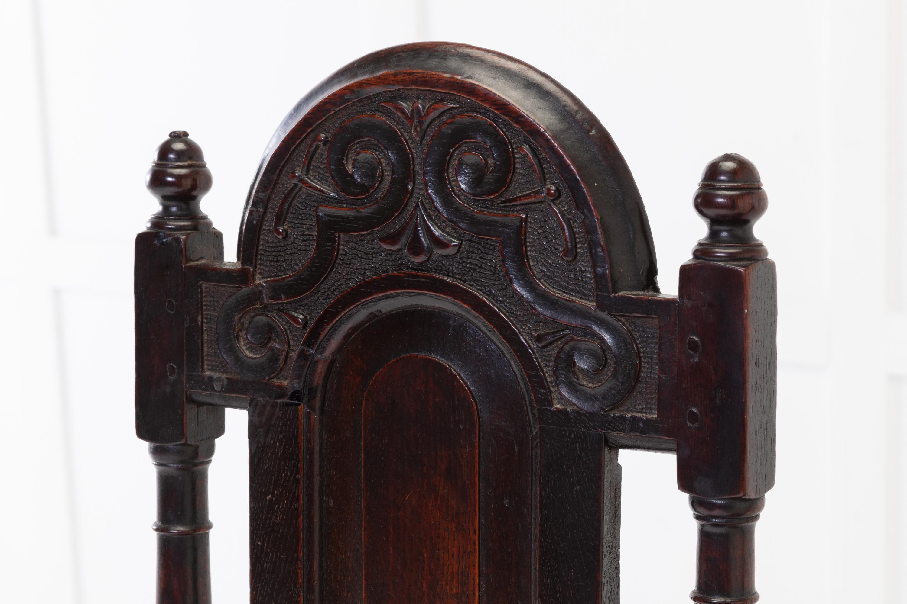 Pair of 17th Century English Oak Side Chairs In Good Condition For Sale In Gloucestershire, GB