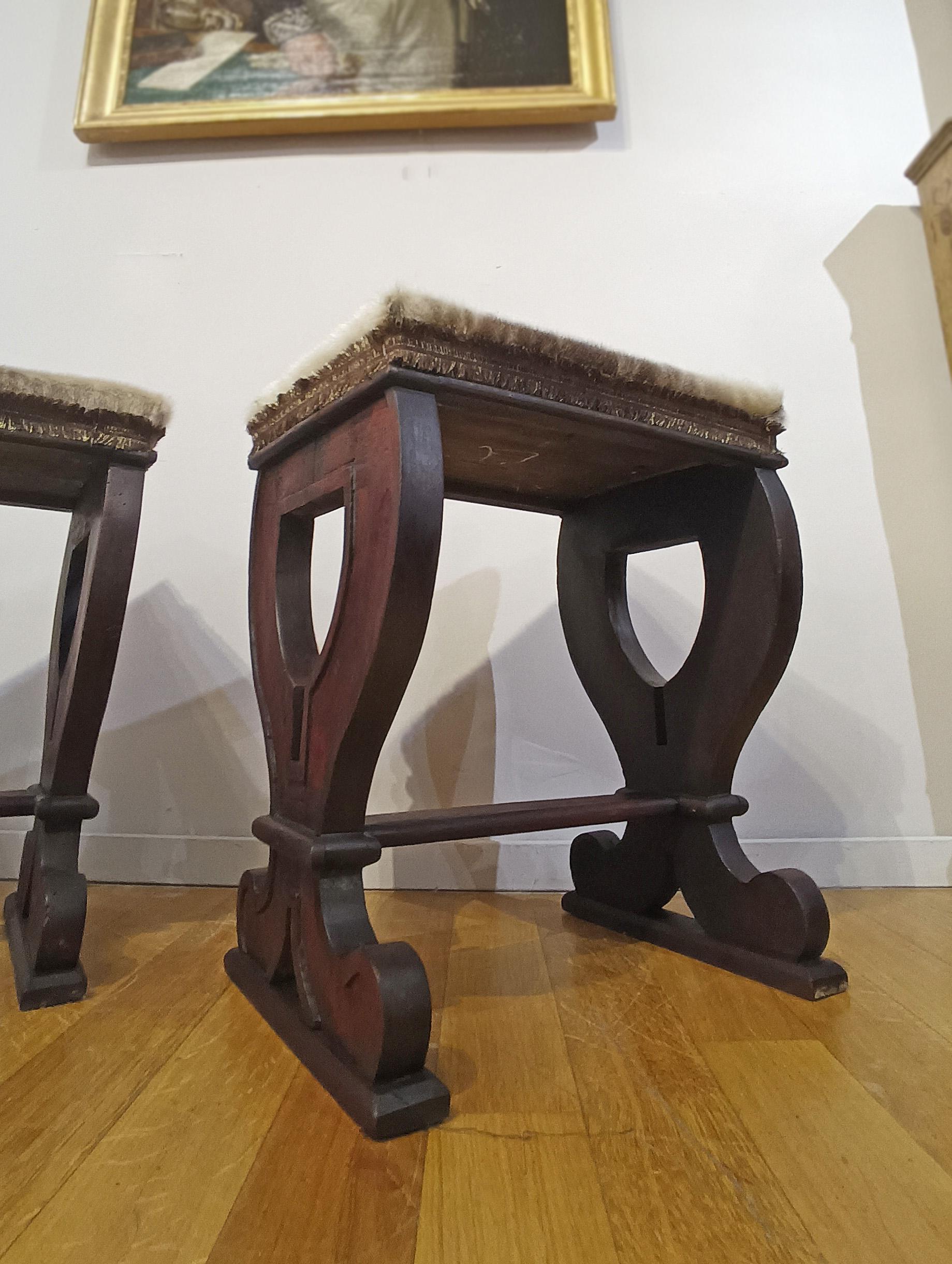 PAIR OF 17th CENTURY FALDSTOOLS STOOLS In condizioni buone in vendita a Firenze, FI