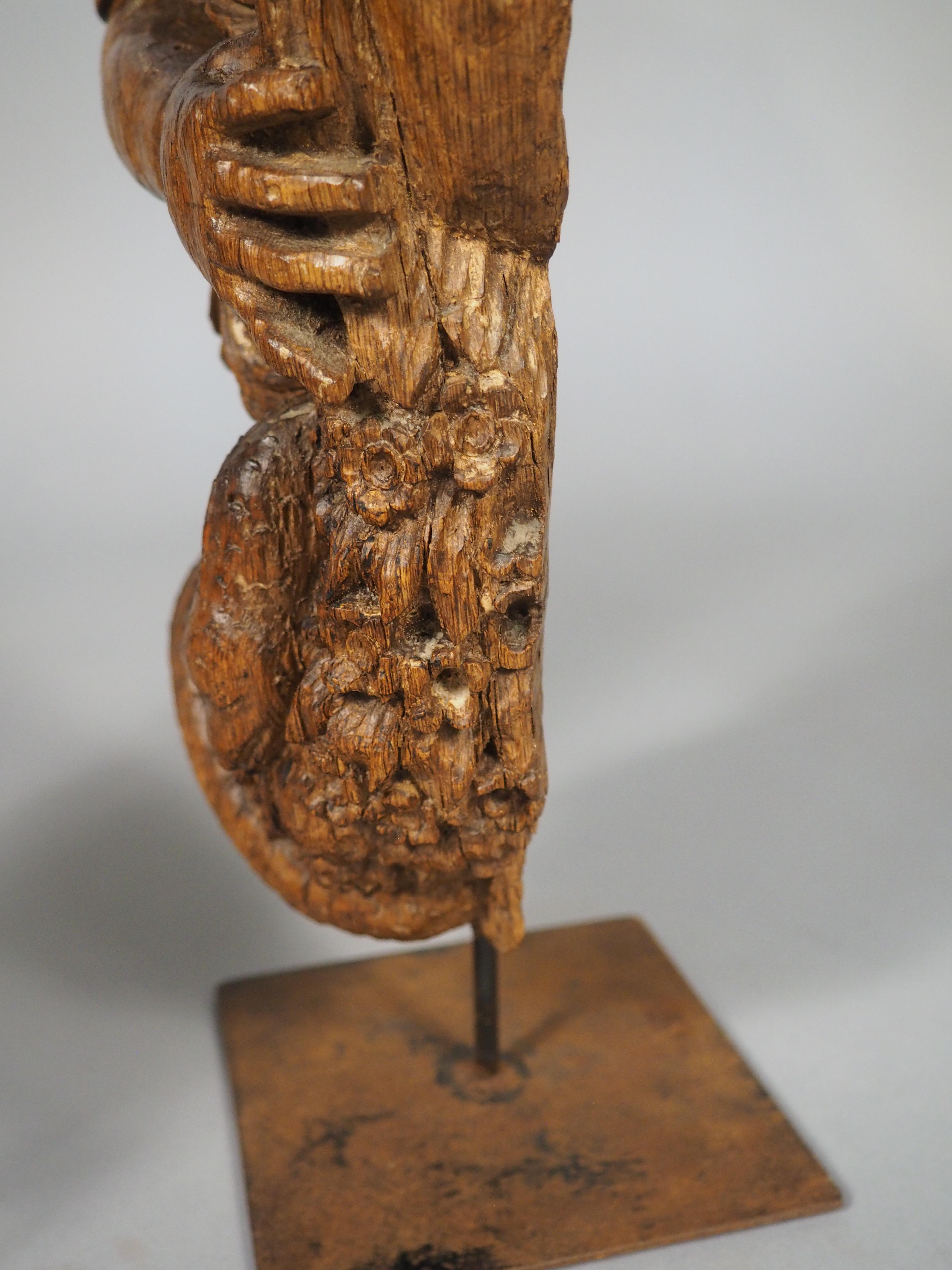 Coppia di sculture di putti fiamminghi del XVII secolo su supporti in ferro contemporanei in vendita 12