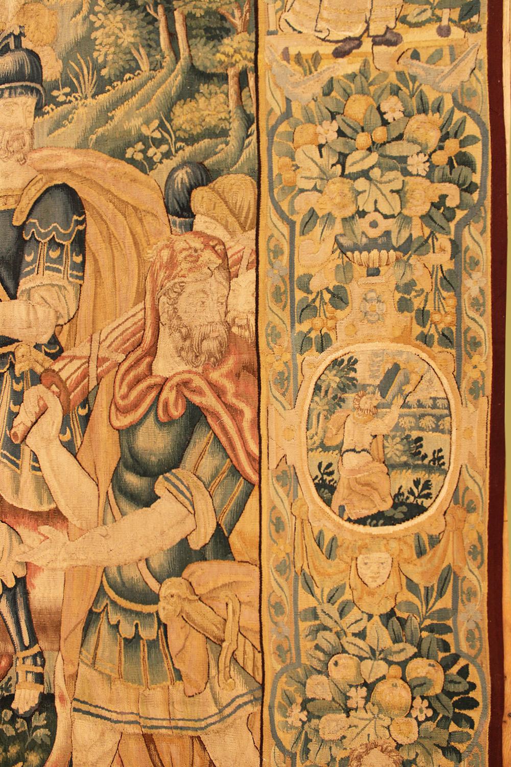 Ein Paar flämische Wandteppiche aus dem 17. Jahrhundert mit weiblichen Figuren und Blumenreservaten im Angebot 2