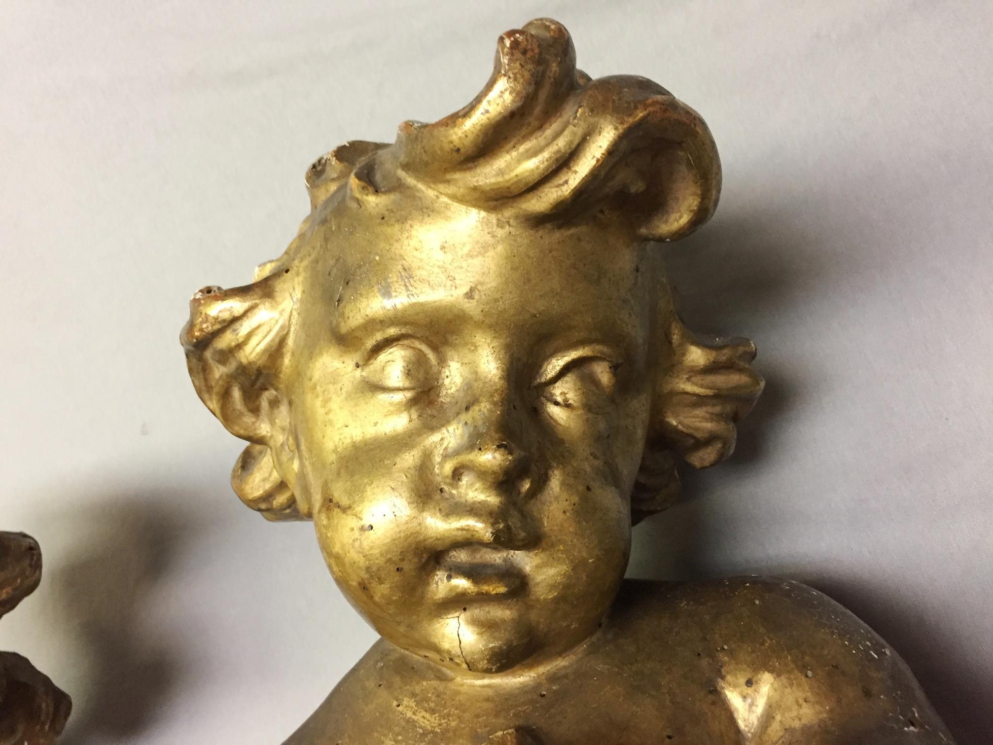 Pair of 17th Century Italian Baroque Giltwood Putti Figures In Distressed Condition For Sale In Cypress, CA