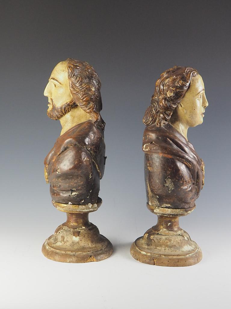 Wood Pair of 17th Century Italian Reliquary Busts For Sale
