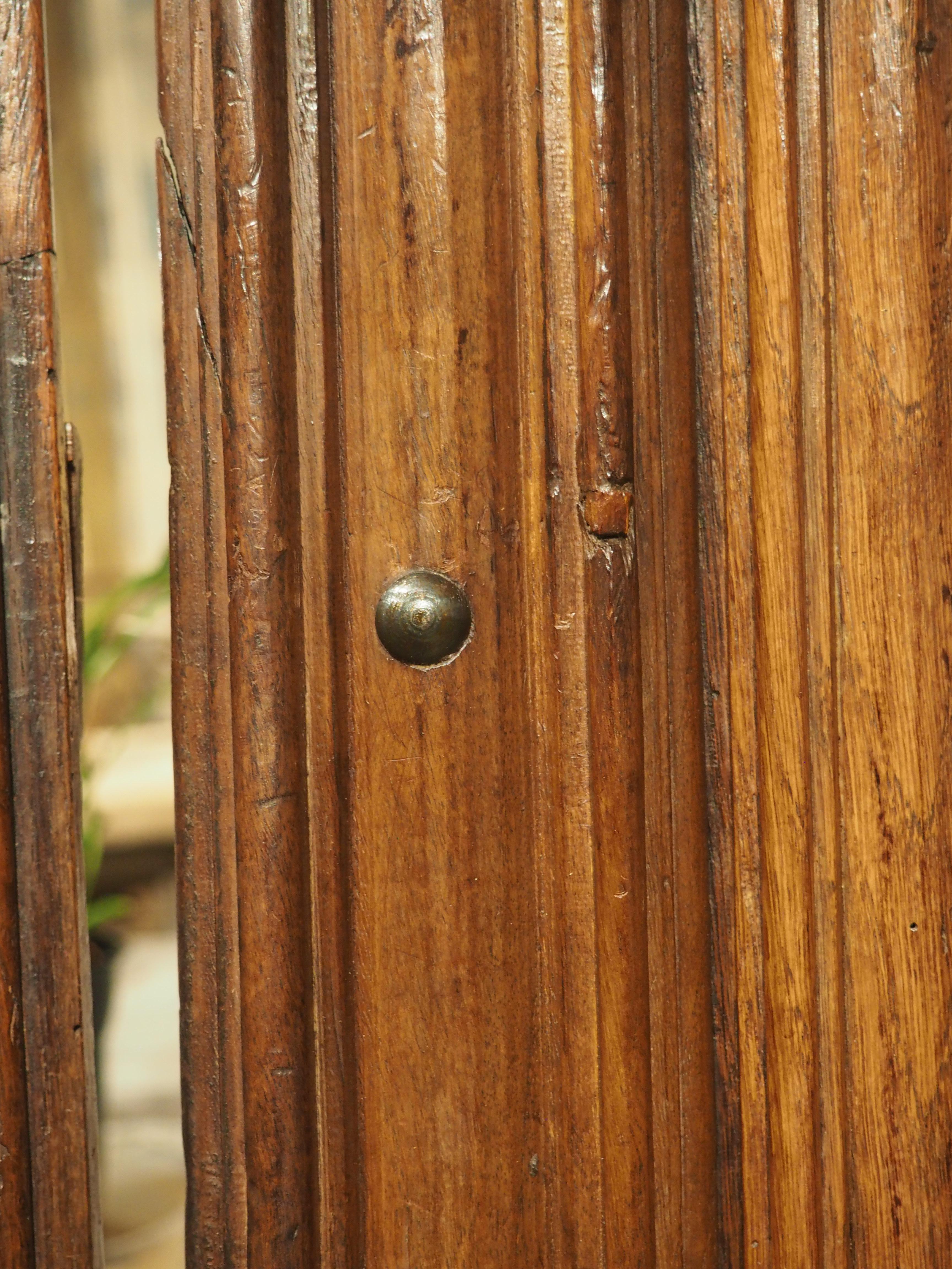 Pair of 17th Century Oak Armoire Doors from France For Sale 3