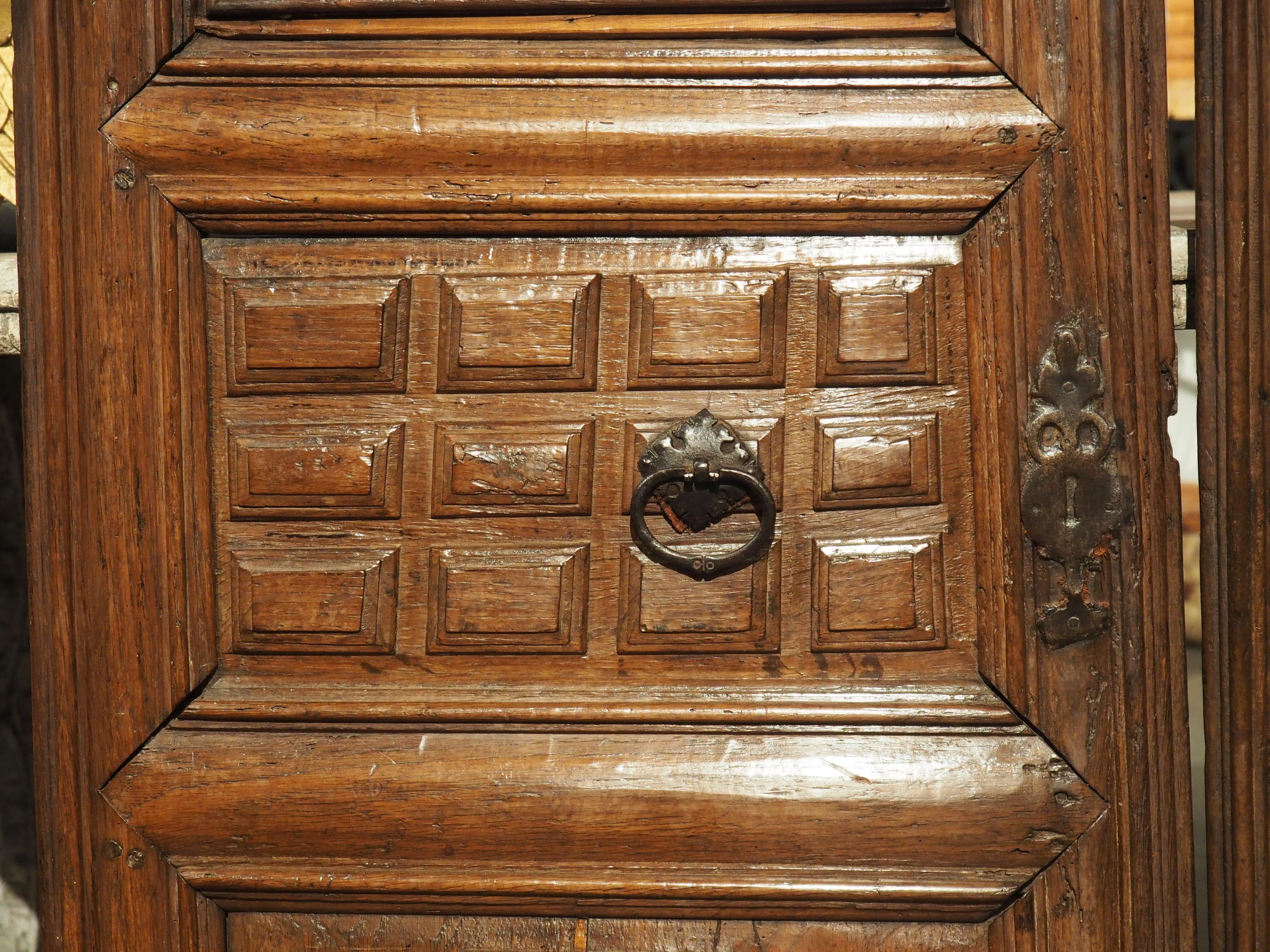 Pair of 17th Century Oak Armoire Doors from France In Good Condition For Sale In Dallas, TX