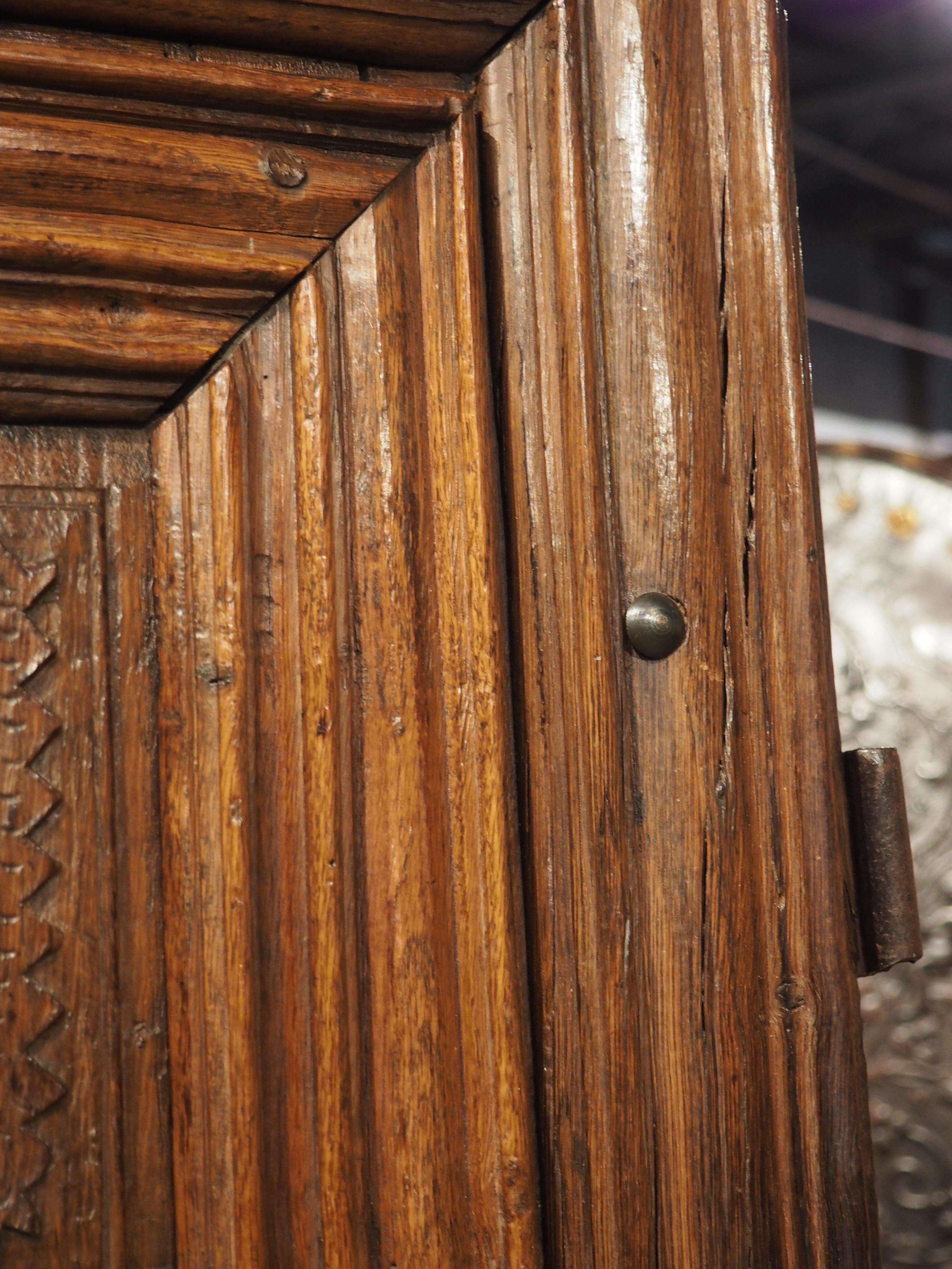 Pair of 17th Century Oak Armoire Doors from France For Sale 2