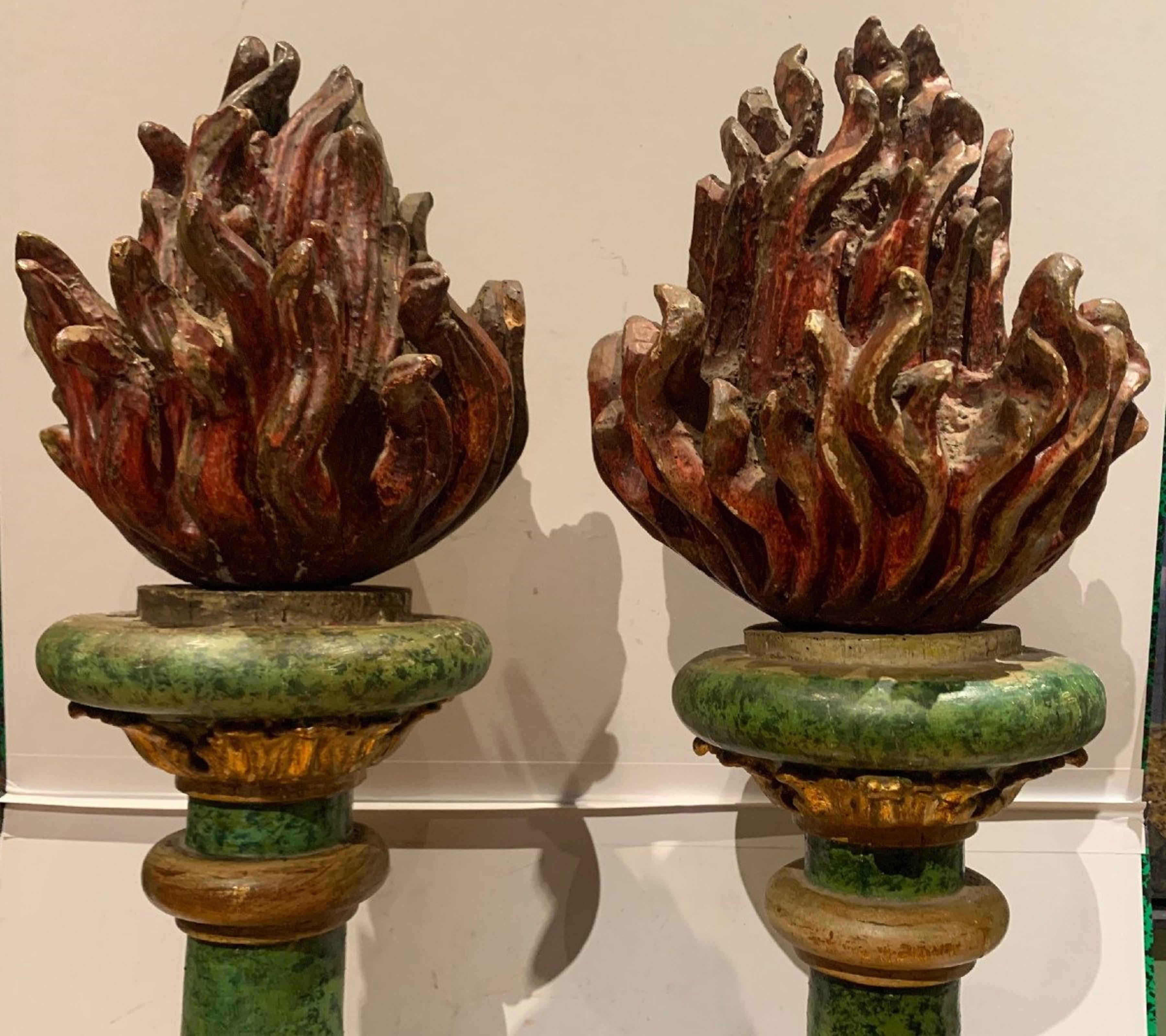 Pair of 17th Century Painted and Gilded Wood Fire Pots For Sale 1