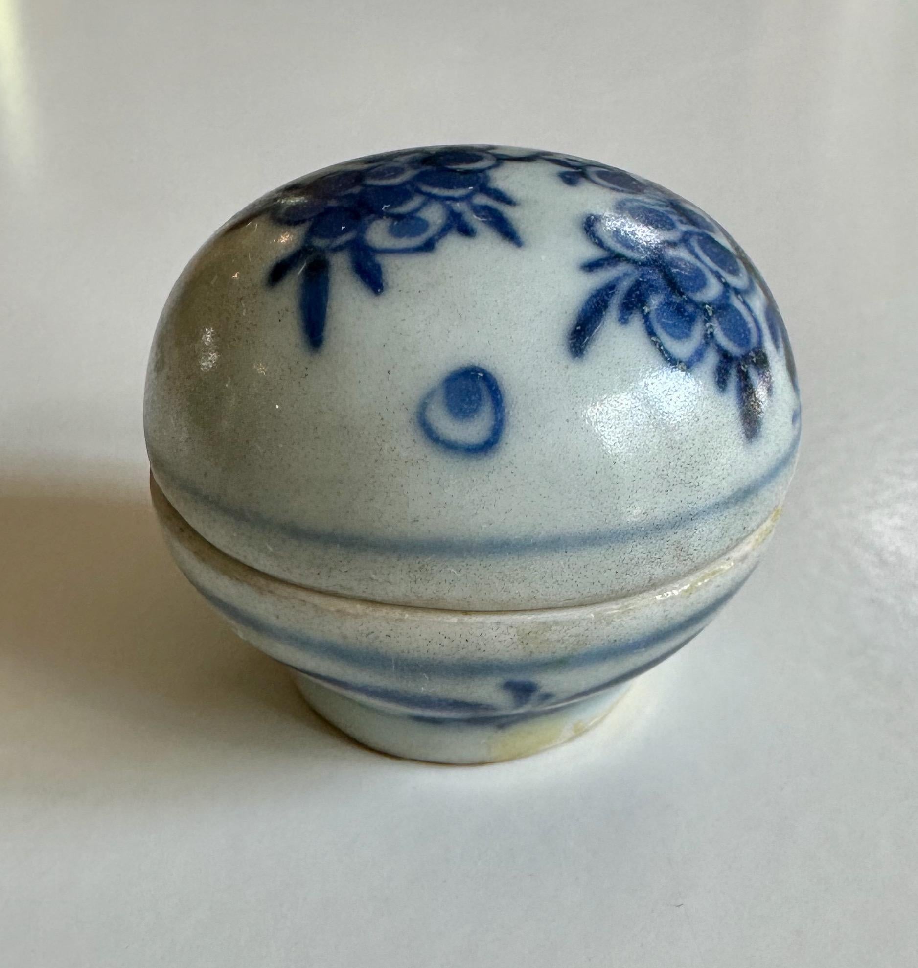 Paire de boîtes en porcelaine du XVIIe siècle provenant du Cargo Hatcher en vente 8