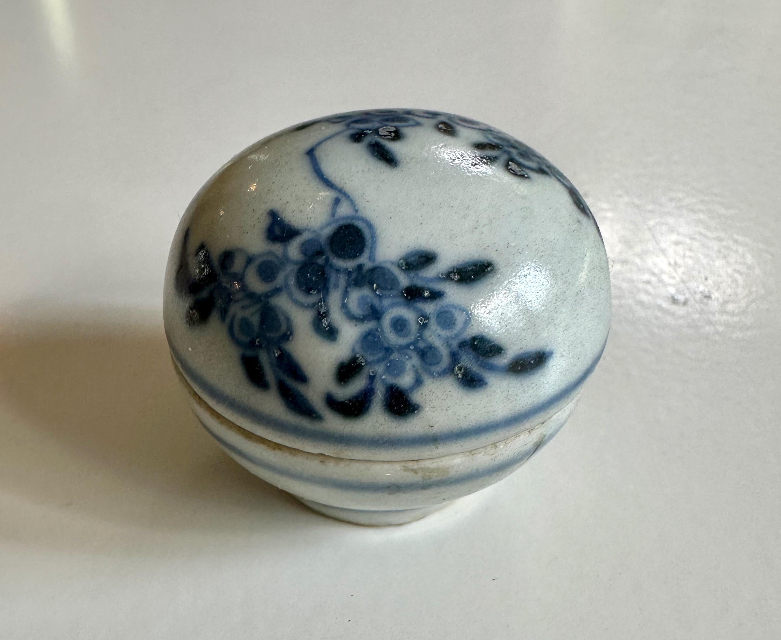 Milieu du XVIIe siècle Paire de boîtes en porcelaine du XVIIe siècle provenant du Cargo Hatcher en vente