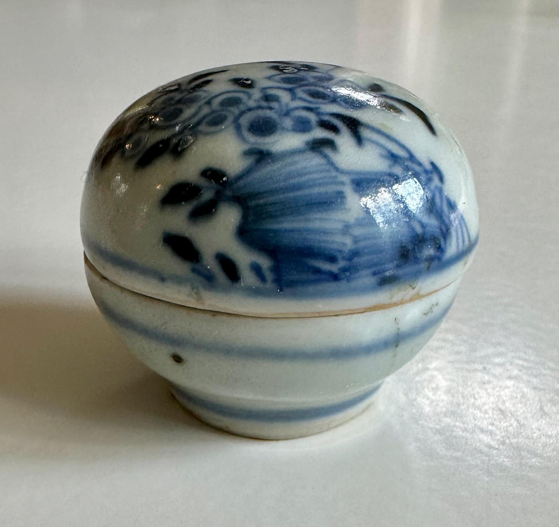 Paire de boîtes en porcelaine du XVIIe siècle provenant du Cargo Hatcher en vente 1