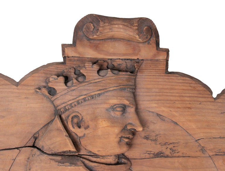 Pair of 17th Century Spanish Hand Carved Pine Wood Portrait Bas-Reliefs For Sale 2