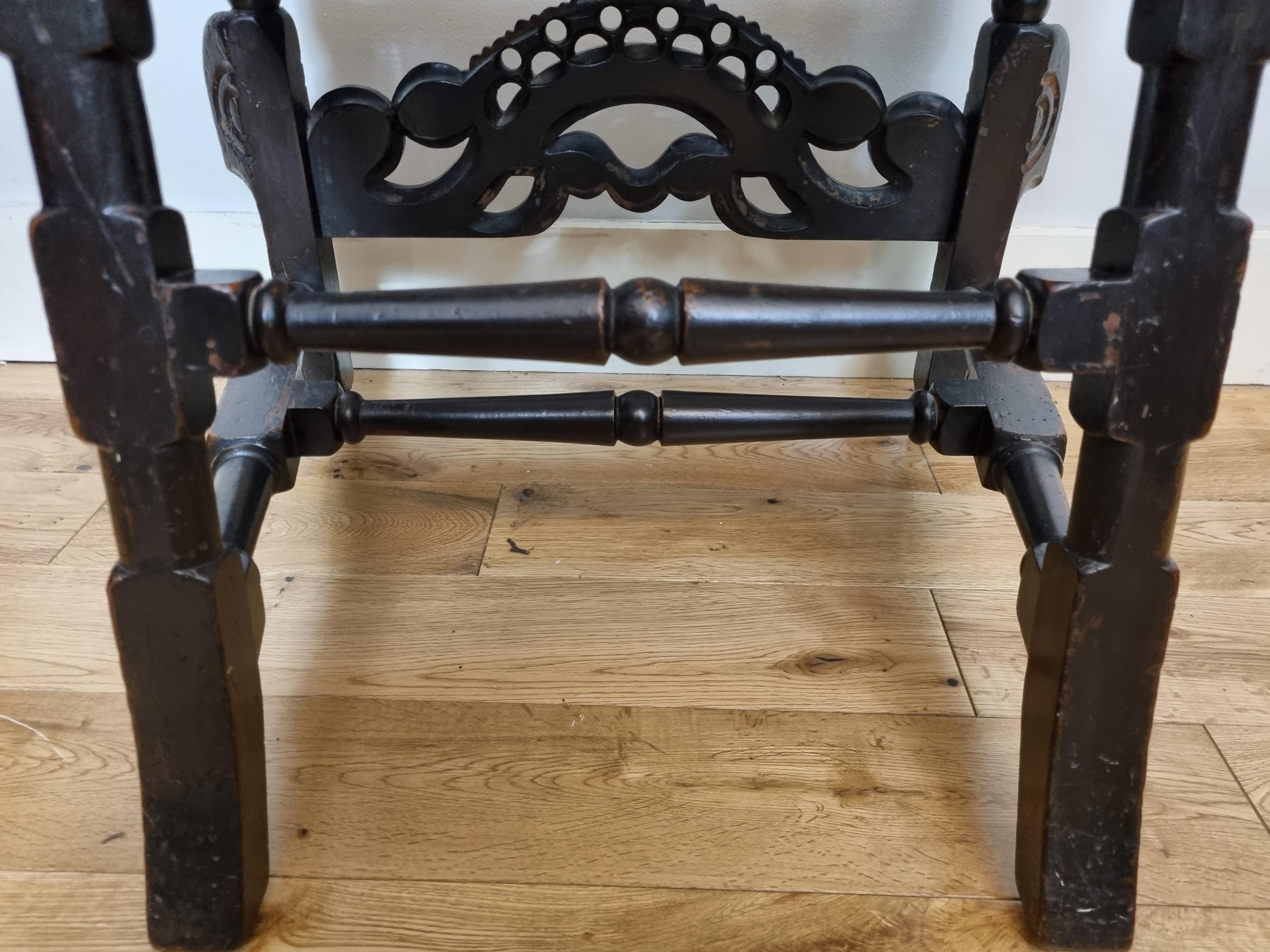 Pair of 17th Century William and Mary Walnut Armchairs For Sale 4