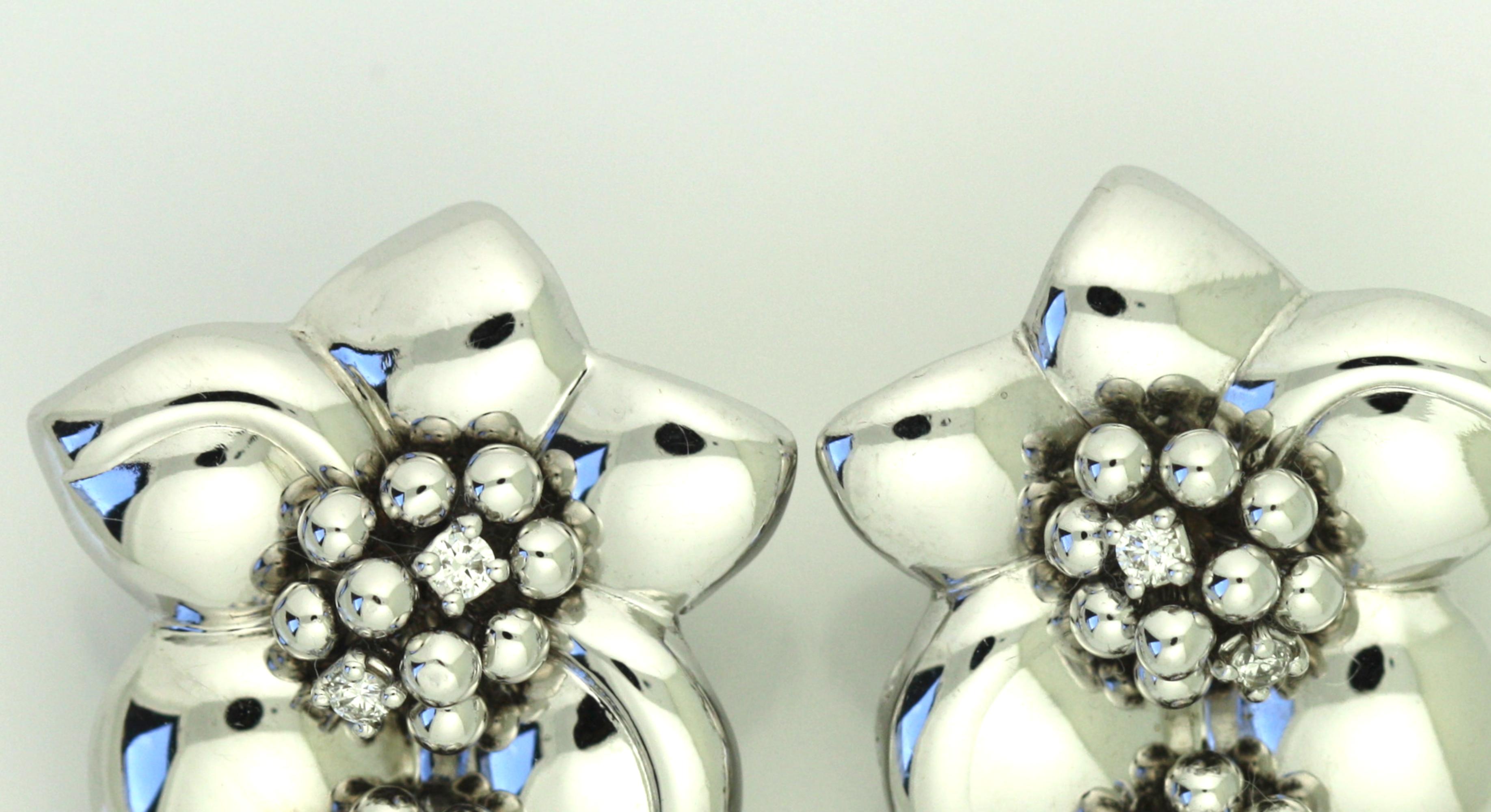 Pair of 18 Carat White Gold And Diamond Ear Clips, Sabbadini For Sale 2