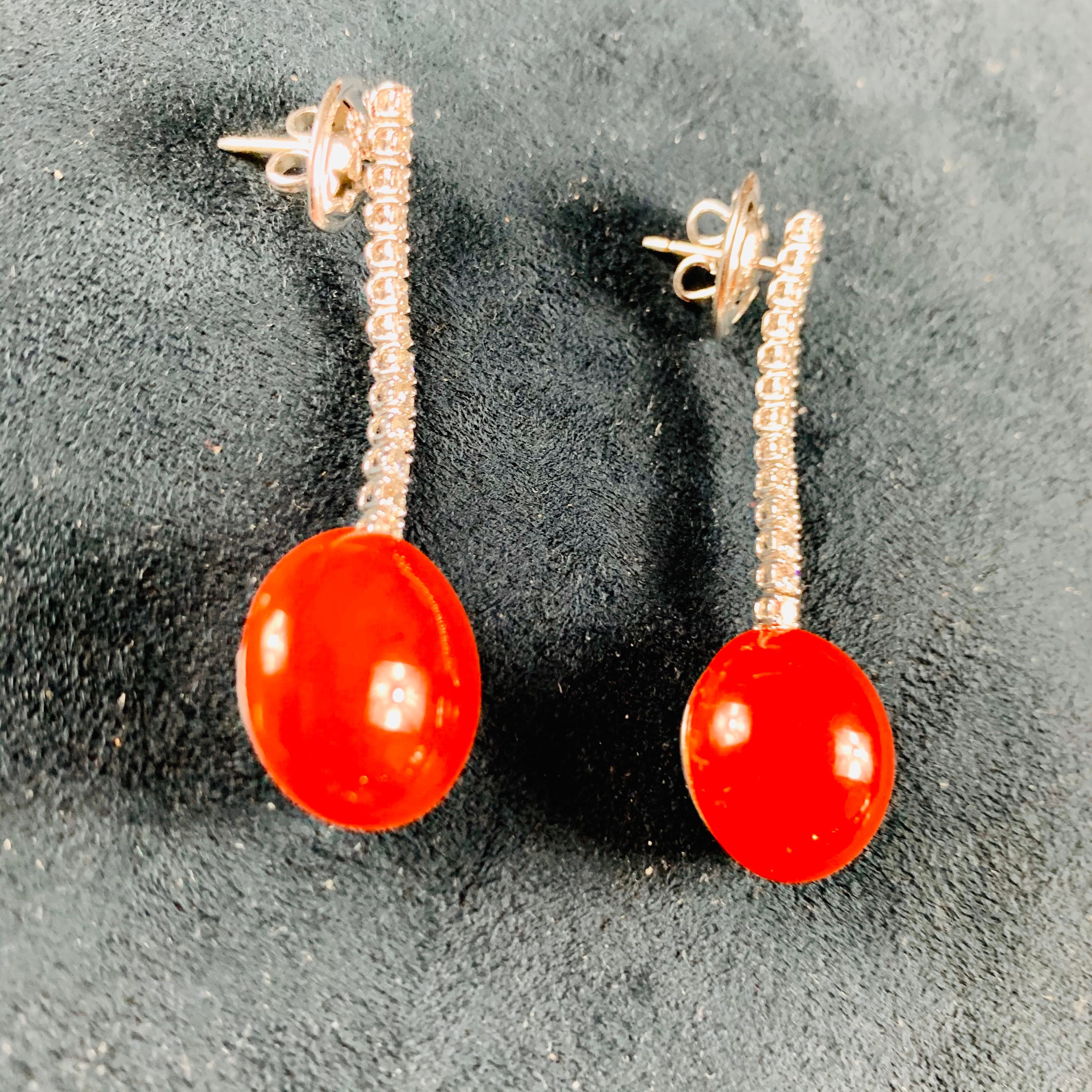 Modern Pair of 18 Carat White Gold Drop Red Coral Diamond Earrings For Sale