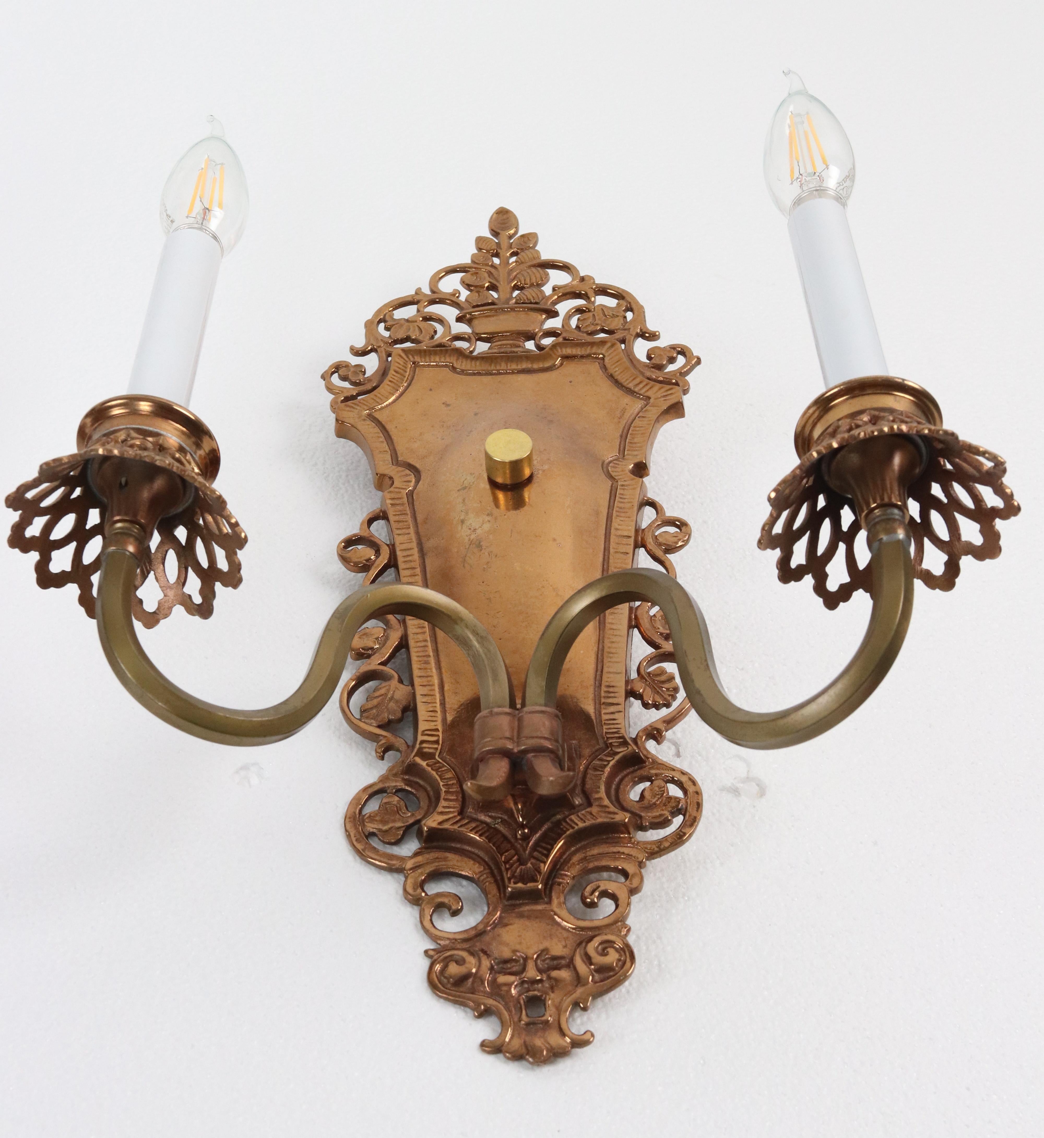Coppia di tubi da 18 pollici. Oscar Bach - Applique da parete a 2 bracci in stile bronzo in vendita 6