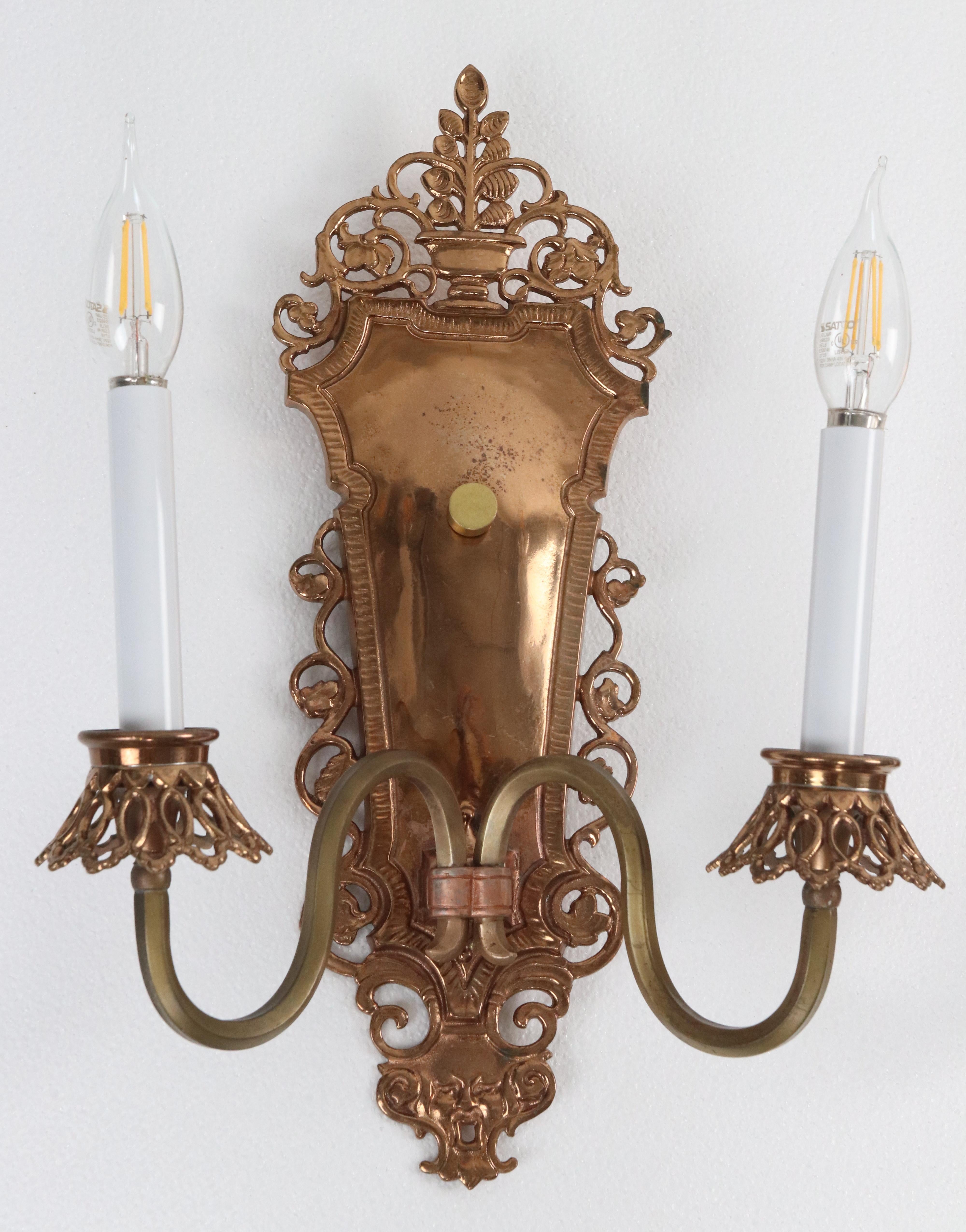 Coppia di tubi da 18 pollici. Oscar Bach - Applique da parete a 2 bracci in stile bronzo in vendita 7