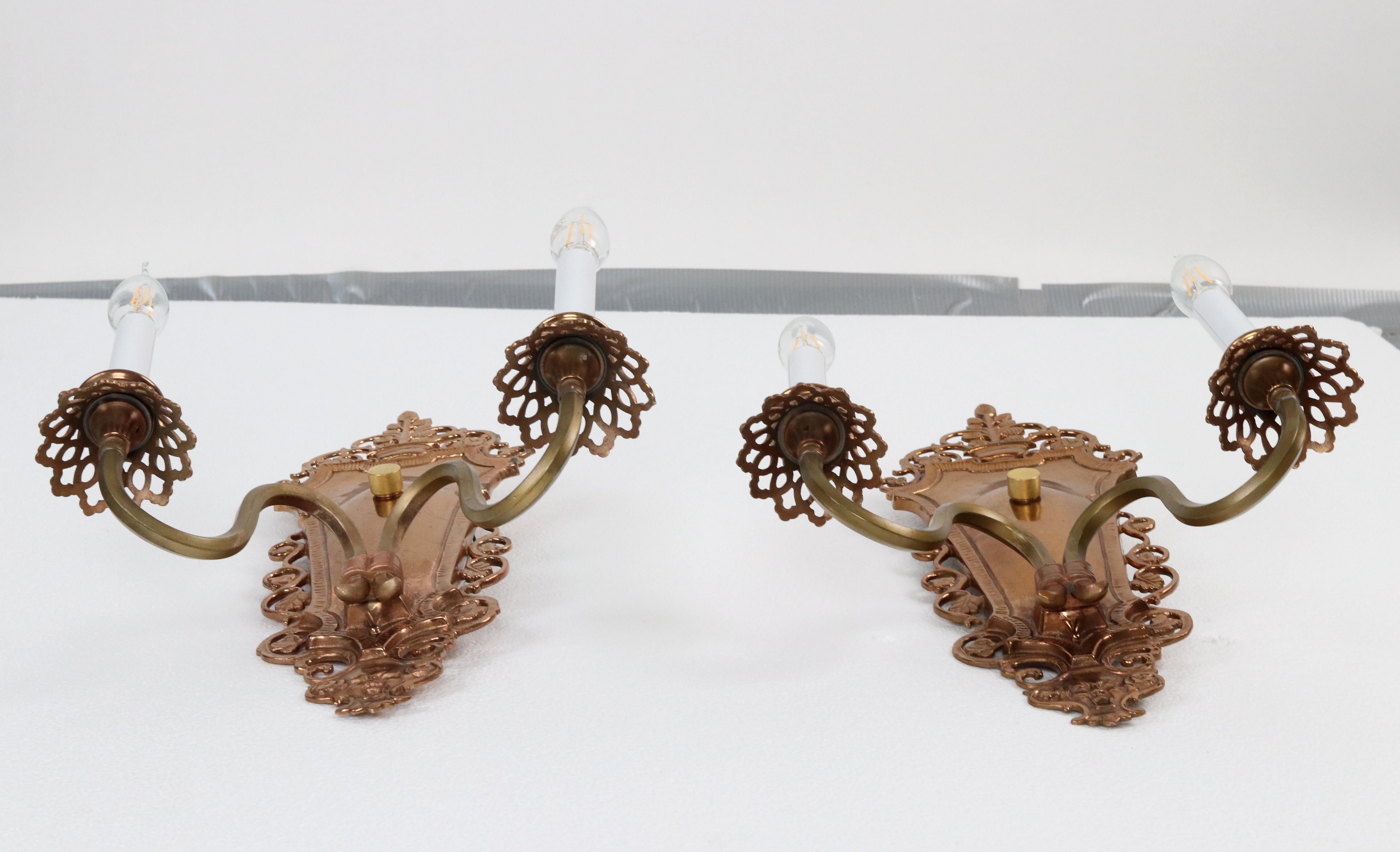 Coppia di tubi da 18 pollici. Oscar Bach - Applique da parete a 2 bracci in stile bronzo in vendita 8
