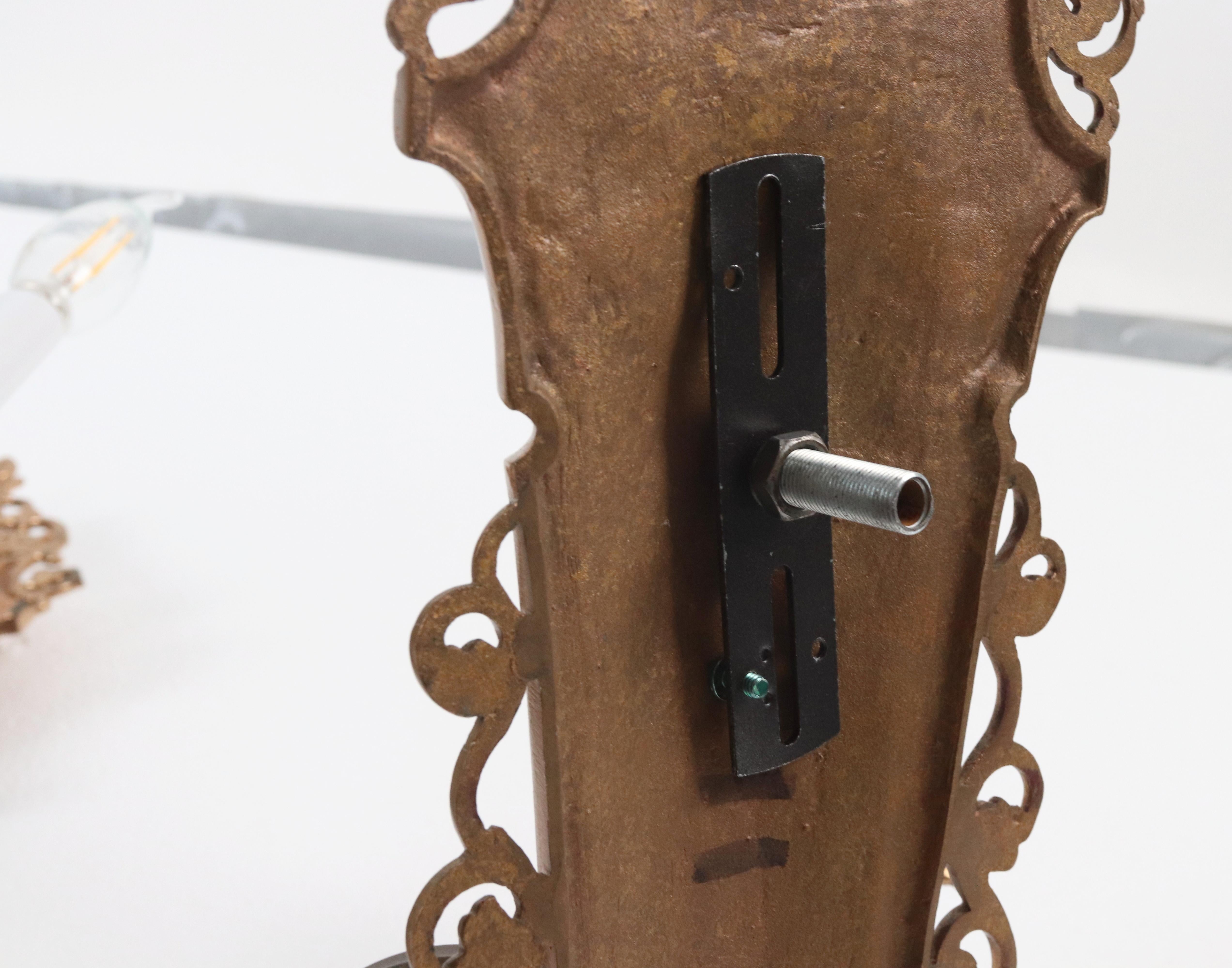 Coppia di tubi da 18 pollici. Oscar Bach - Applique da parete a 2 bracci in stile bronzo in vendita 10