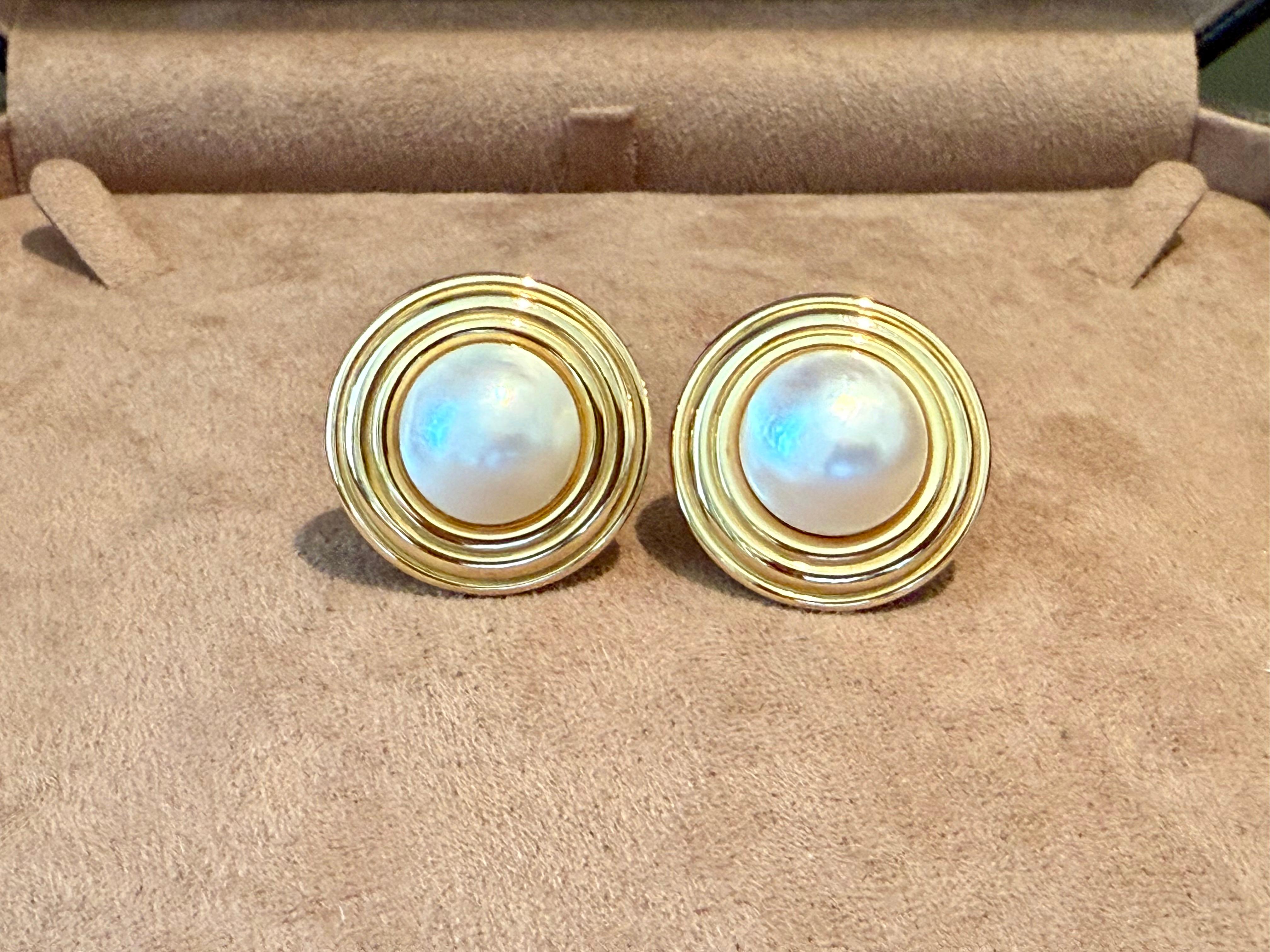 Par de pendientes de clip de oro amarillo de 18 K Mabe Perla Gubelin Suiza en Bueno estado para la venta en Zurich, Zollstrasse