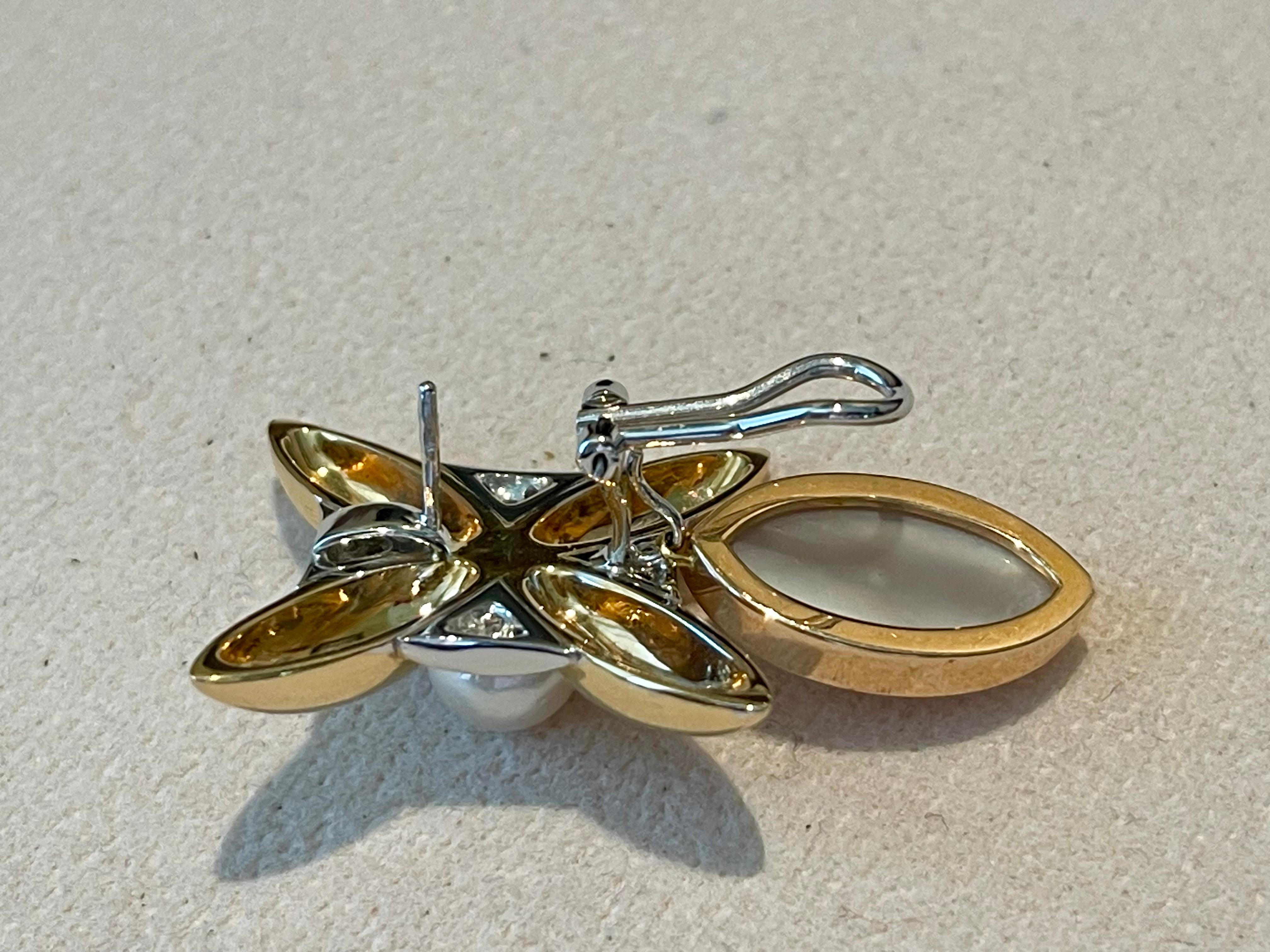 Taglio brillante Coppia di orecchini in oro giallo bianco 18 K con perla coltivata in vendita