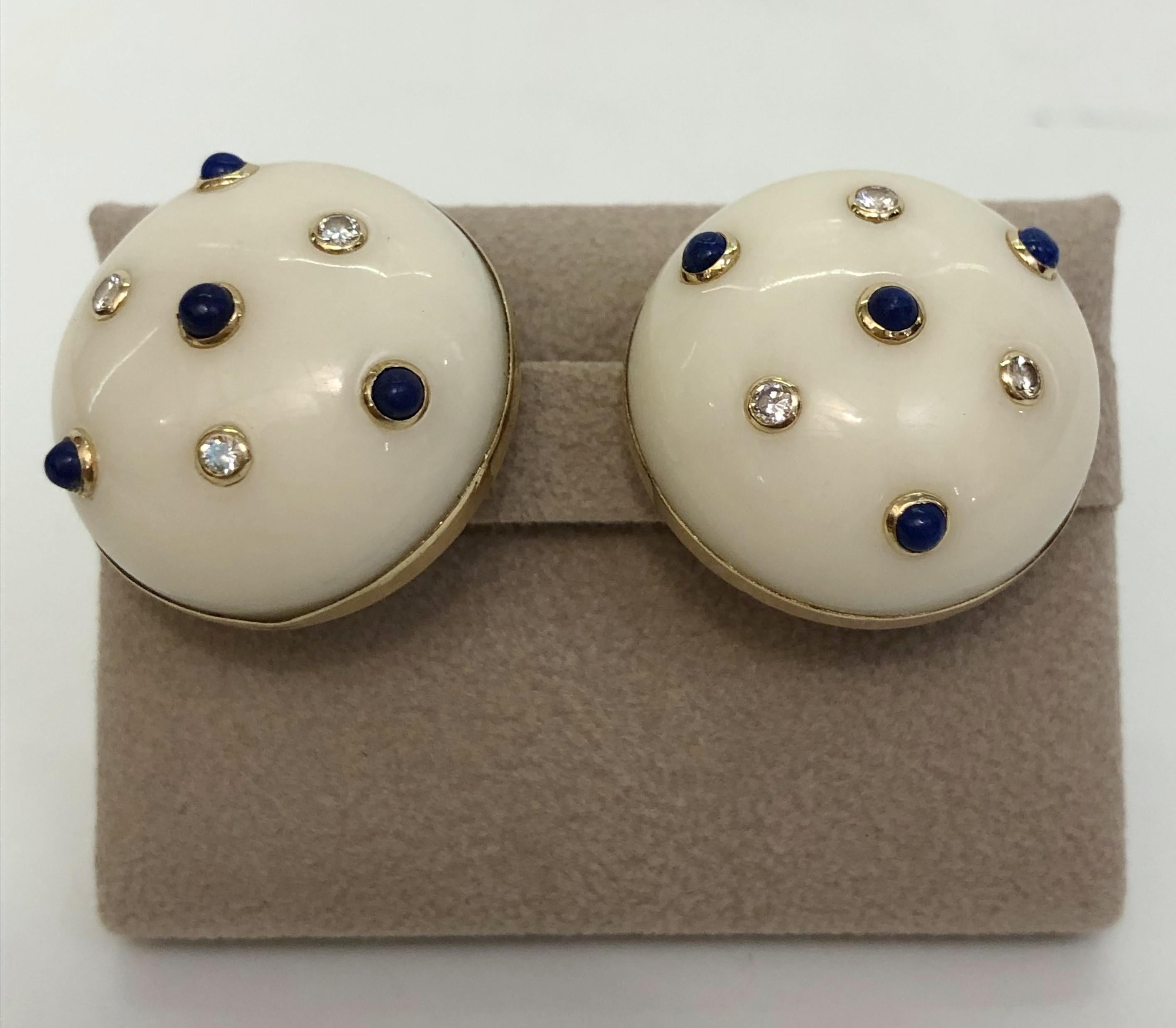 Paar Vintage-Ohrringe aus 18 Karat Gelbgold mit weißem Achat, Lapislazuli und Diamanten / Italien 1980er Jahre
markiert TRIANON
Durchmesser 2.4cm